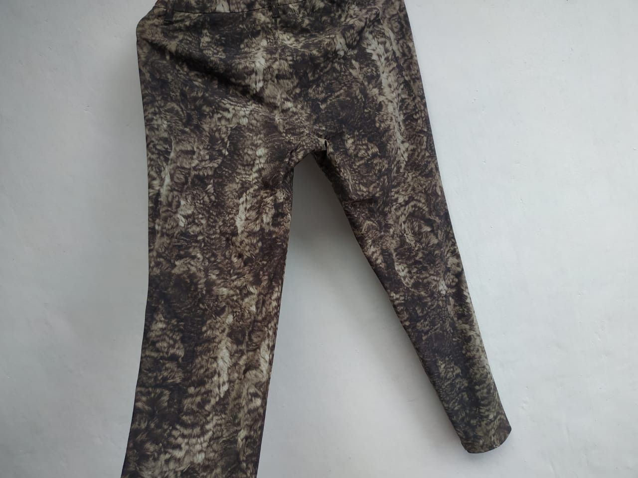 Issey Miyake Haat by Issey Miyake Animal Print Reversible Stretch Pants Size US 30 / EU 46 - 10 Thumbnail