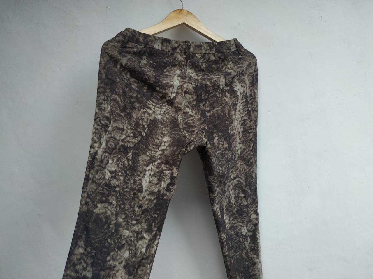 Issey Miyake Haat by Issey Miyake Animal Print Reversible Stretch Pants Size US 30 / EU 46 - 12 Thumbnail