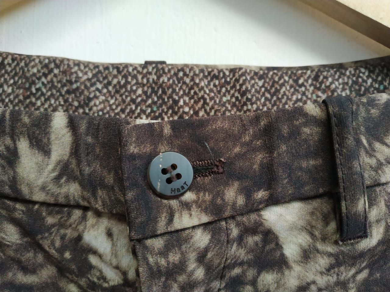 Issey Miyake Haat by Issey Miyake Animal Print Reversible Stretch Pants Size US 30 / EU 46 - 17 Thumbnail