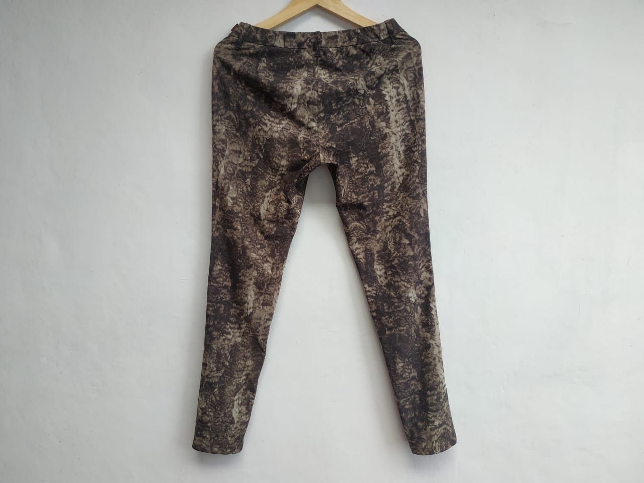 Issey Miyake Haat by Issey Miyake Animal Print Reversible Stretch Pants Size US 30 / EU 46 - 2 Thumbnail