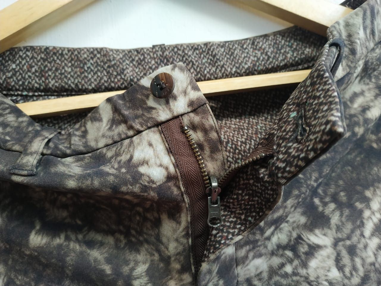 Issey Miyake Haat by Issey Miyake Animal Print Reversible Stretch Pants Size US 30 / EU 46 - 13 Thumbnail