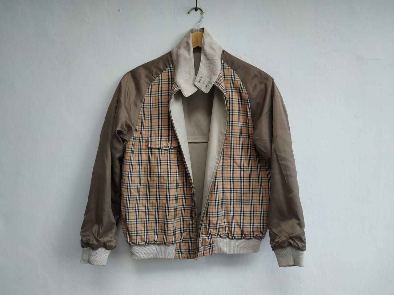 Burberry Fit M to L, Vintage Burberry Nova Check Jacket Size L / US 10 / IT 46 - 1 Thumbnail