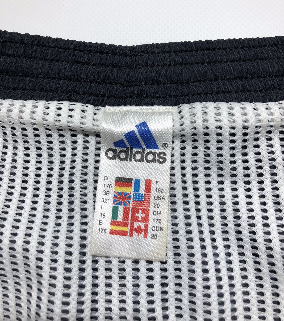 Adidas × Vintage Adidas Vintage Shorts Size US 30 / EU 46 - 7 Thumbnail