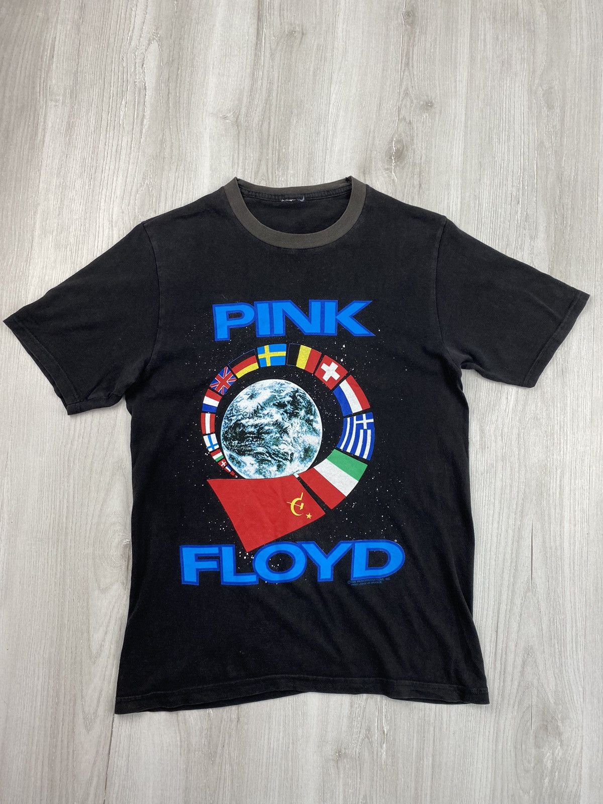 Band Tees × Pink Floyd × Vintage Vintage Pink Floyd 1989 World Tour Tee 80s BROCKUM Size US S / EU 44-46 / 1 - 1 Thumbnail