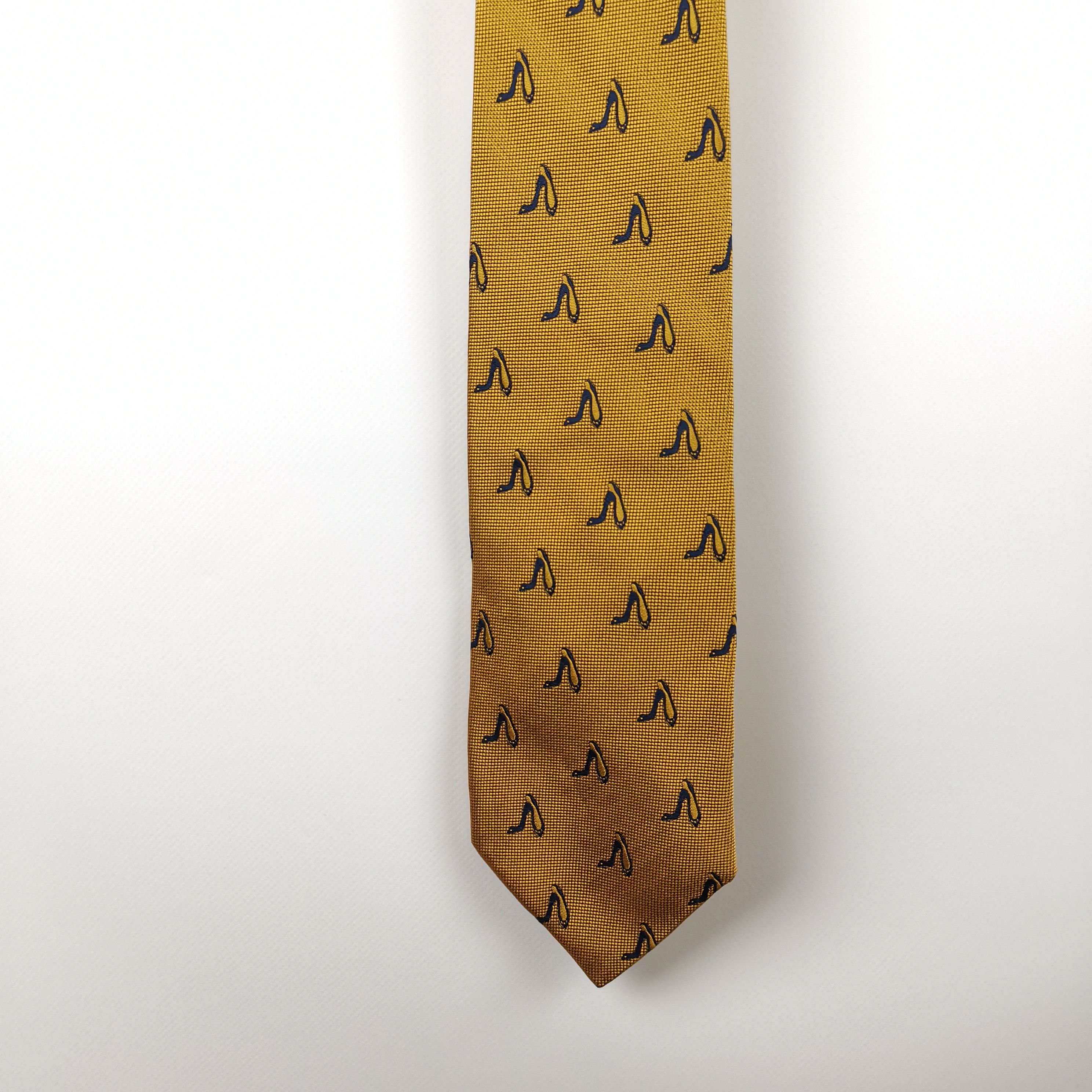 Bally Bally 100% silk yellow snake high heels pattern luxury tie Size ONE SIZE - 2 Thumbnail