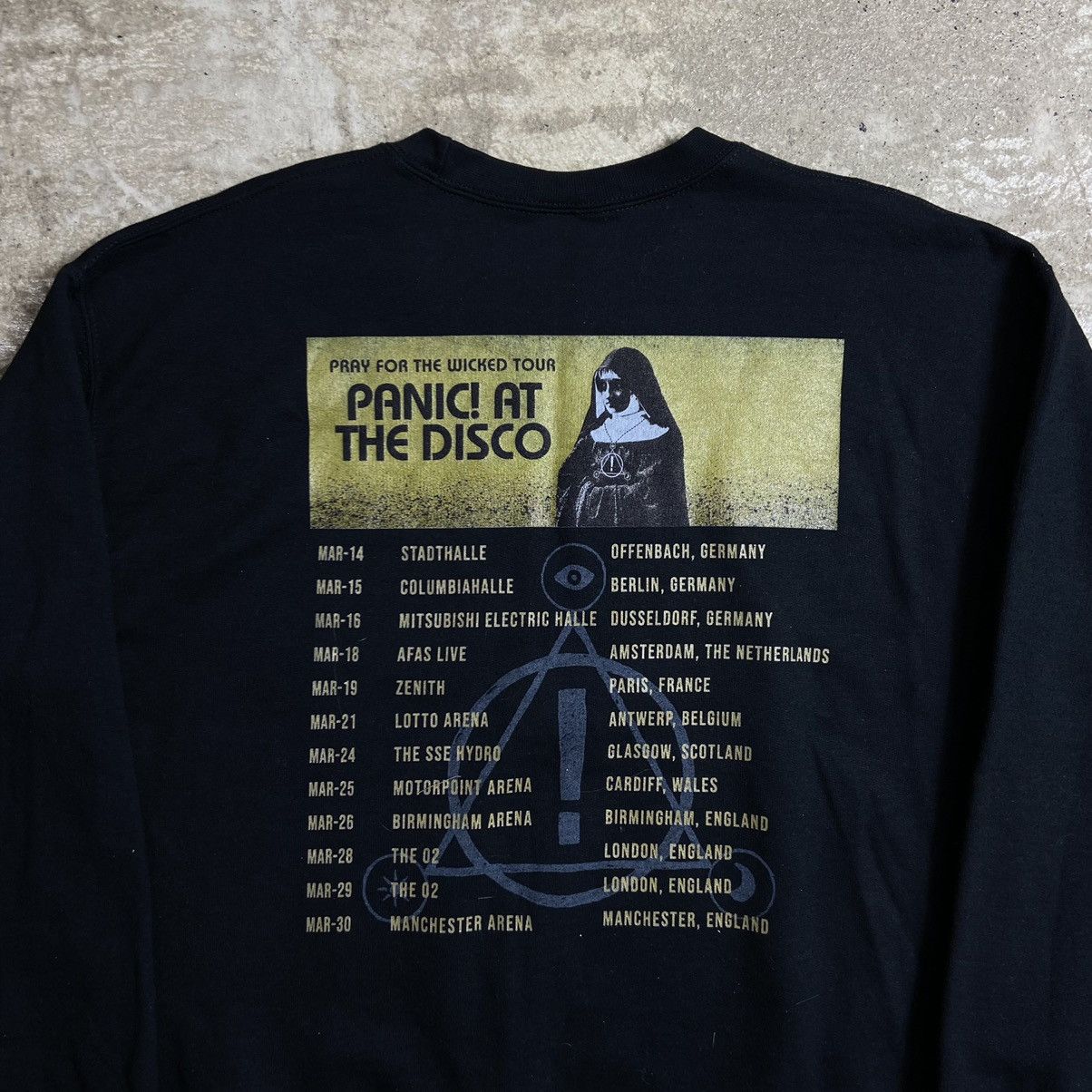 Band Tees PANIC! AT THE DISKO RARE VINTAGE AMAZING SWEATHSIRT - № 1041 Size US M / EU 48-50 / 2 - 4 Thumbnail