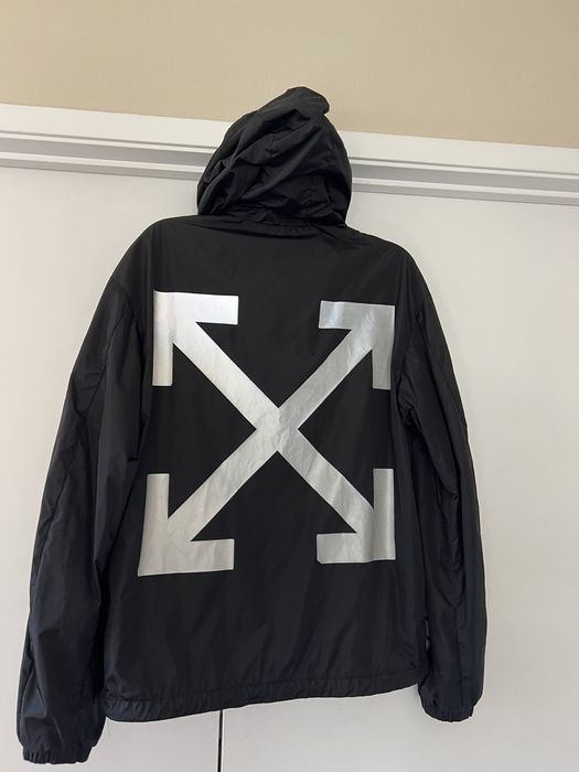 Moncler off discount white jacket windbreaker