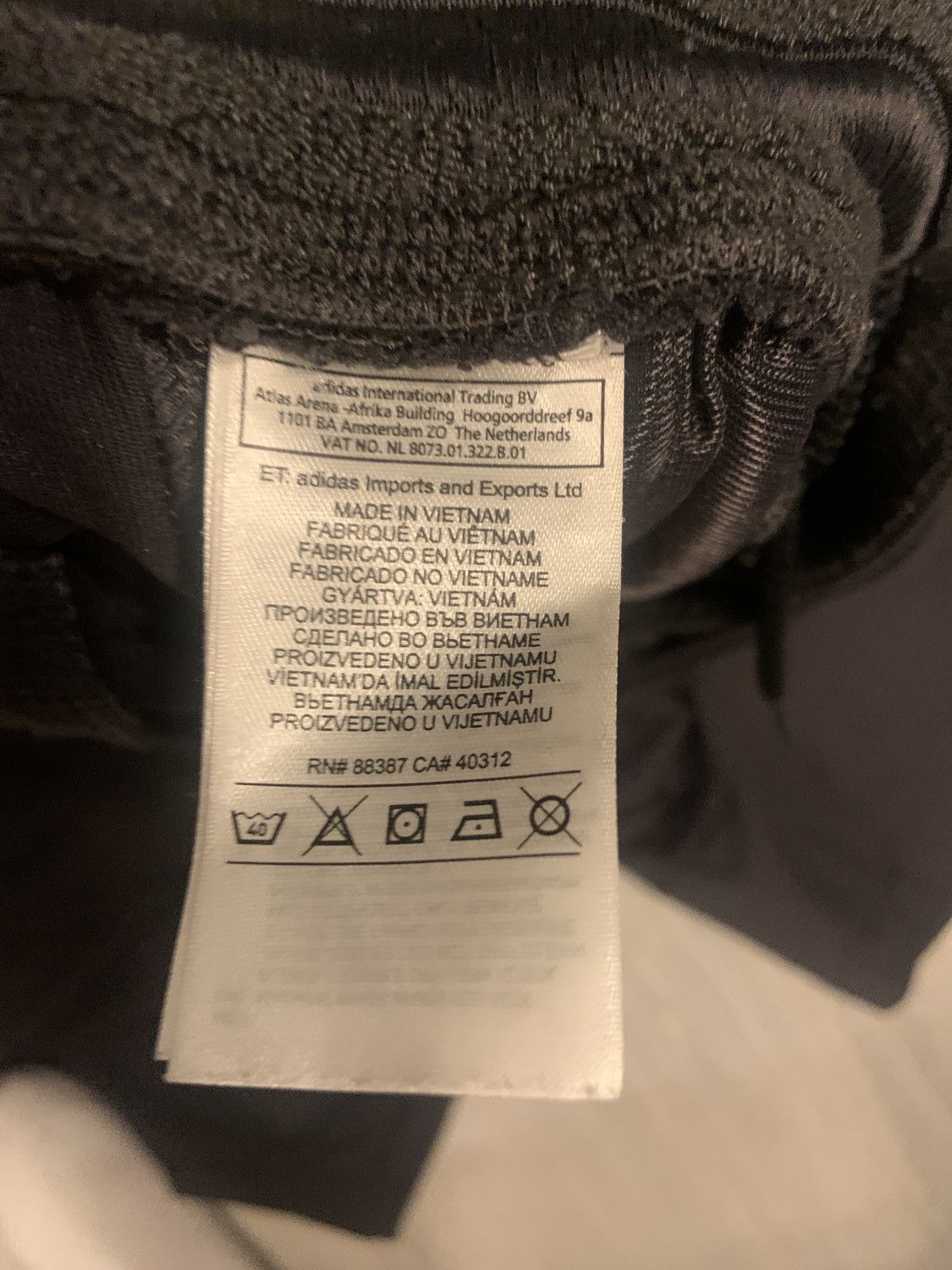 Adidas Adidas Shorts Size US 34 / EU 50 - 4 Thumbnail