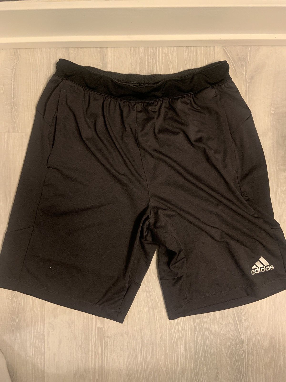Adidas Adidas Shorts Size US 34 / EU 50 - 1 Thumbnail