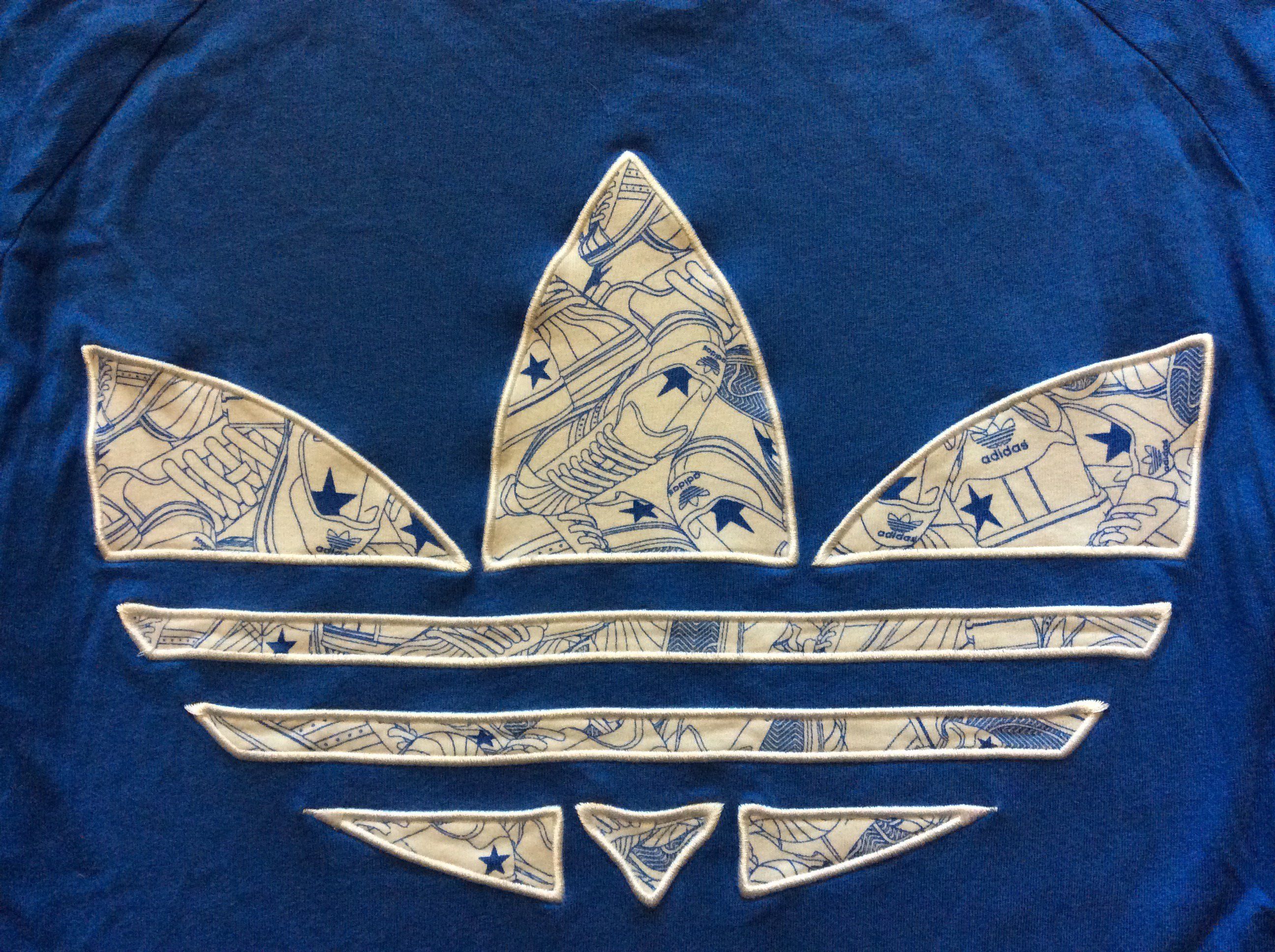Adidas Vintage Adidas Originals Big Trefoil Sneaker Print T-Shirt Size US L / EU 52-54 / 3 - 2 Thumbnail