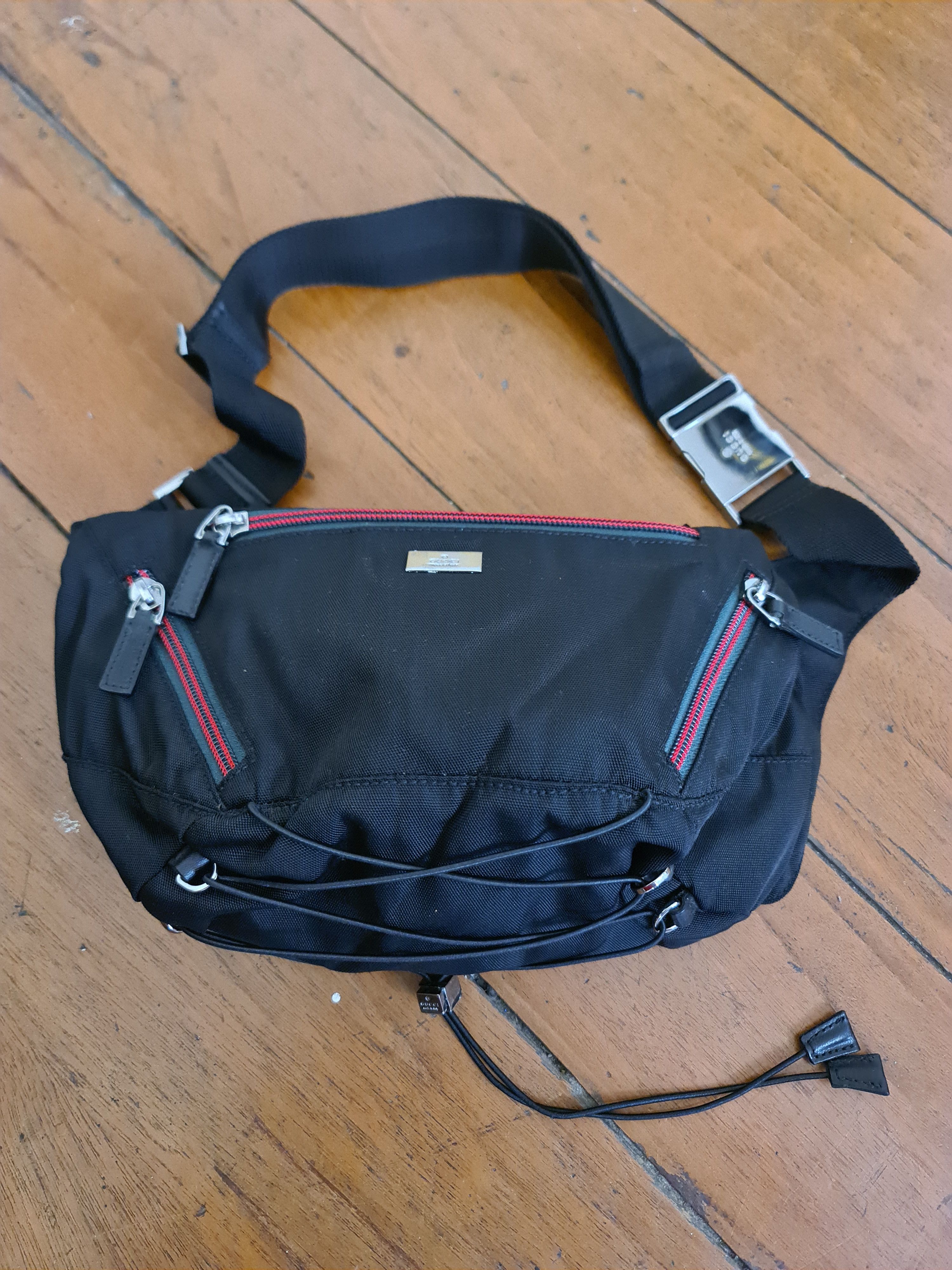 Gucci Rare GUCCI Black Canvass Web Zip Drawstring Beltbag Size ONE SIZE - 1 Thumbnail