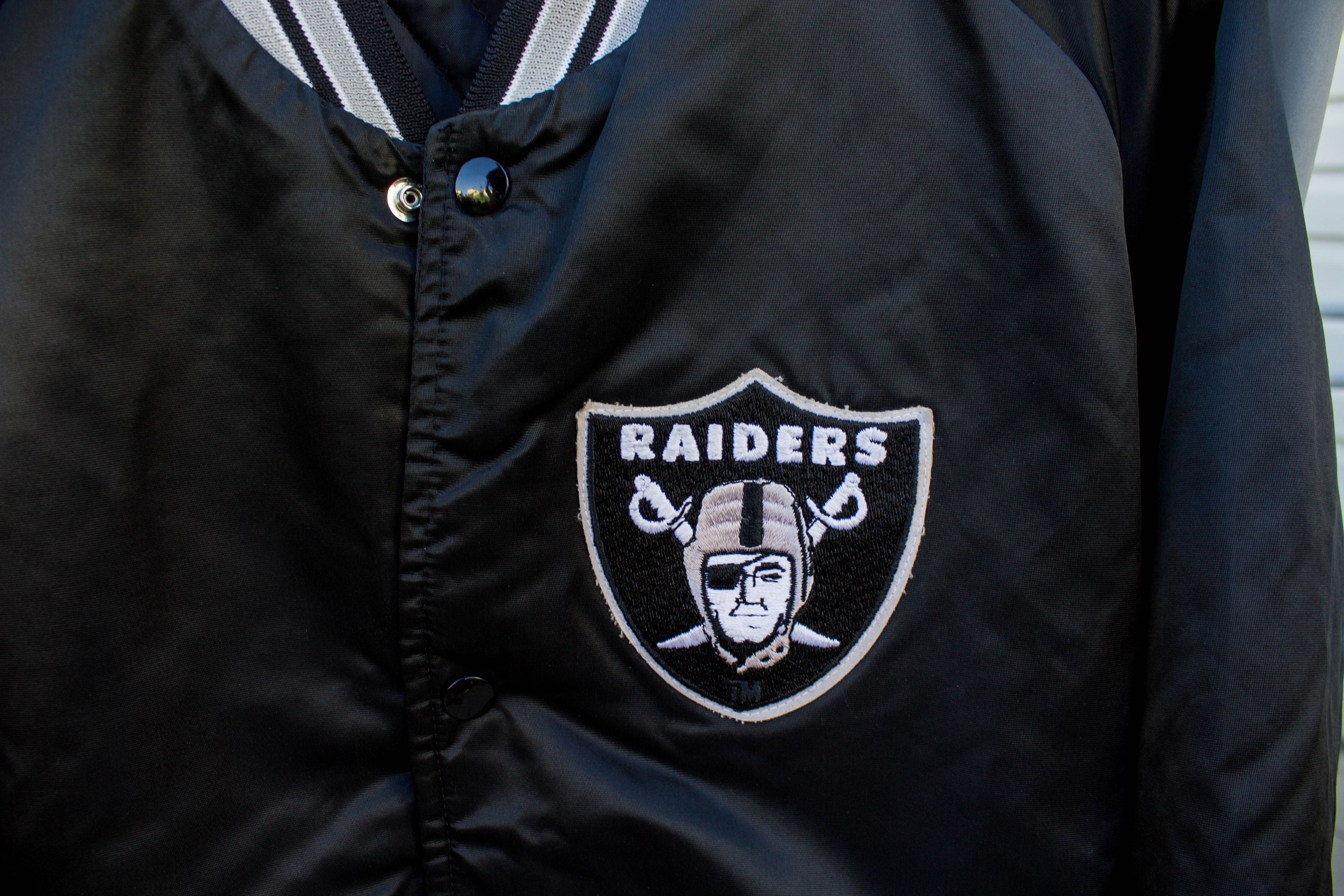 Vintage 90's RAIDERS BLACK BOMBER Starter Jacket Locker Line