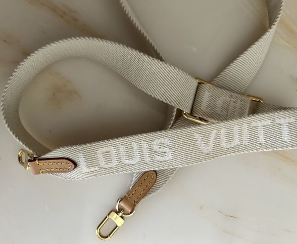 Utility phone sleeve : r/Louisvuitton