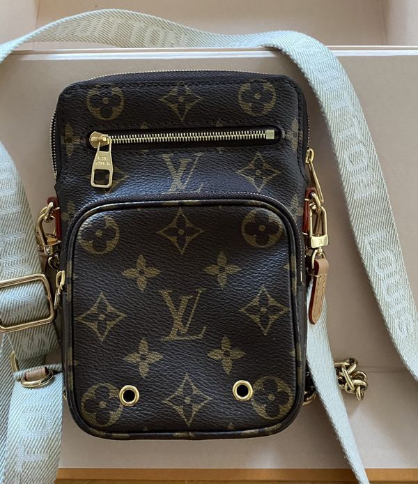 LOUIS VUITTON Monogram Utility Phone Sleeve 786672