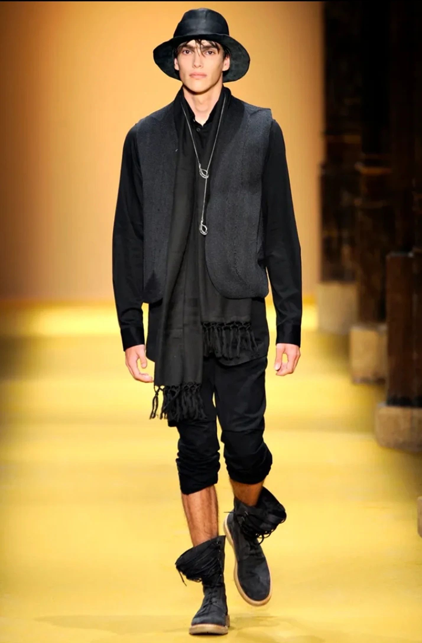 Ann Demeulemeester SS12 iconic Tassel Shoulder bag Very Rare AnnDemeulemeester Size ONE SIZE - 9 Thumbnail