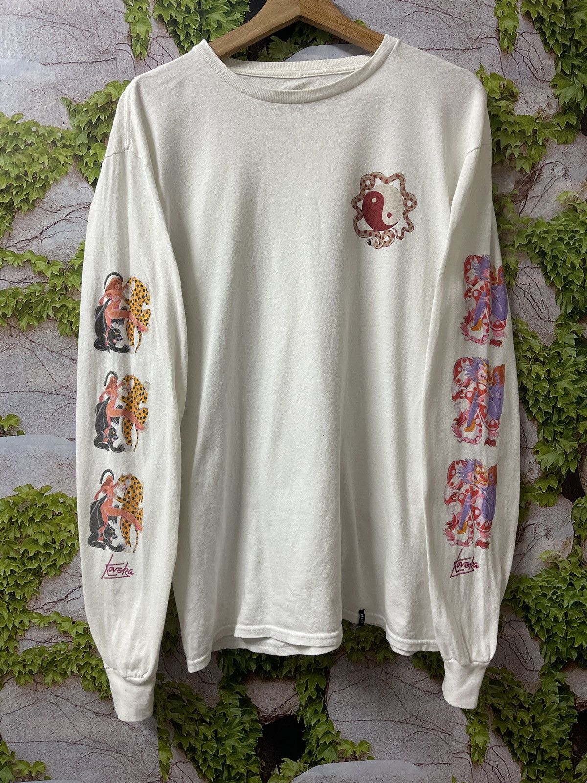 Huf 🔥HOT🔥VINTAGE HUF PHOTO SEXY GIRLS LONG SLEEVE VERY RARE Size US M / EU 48-50 / 2 - 1 Thumbnail