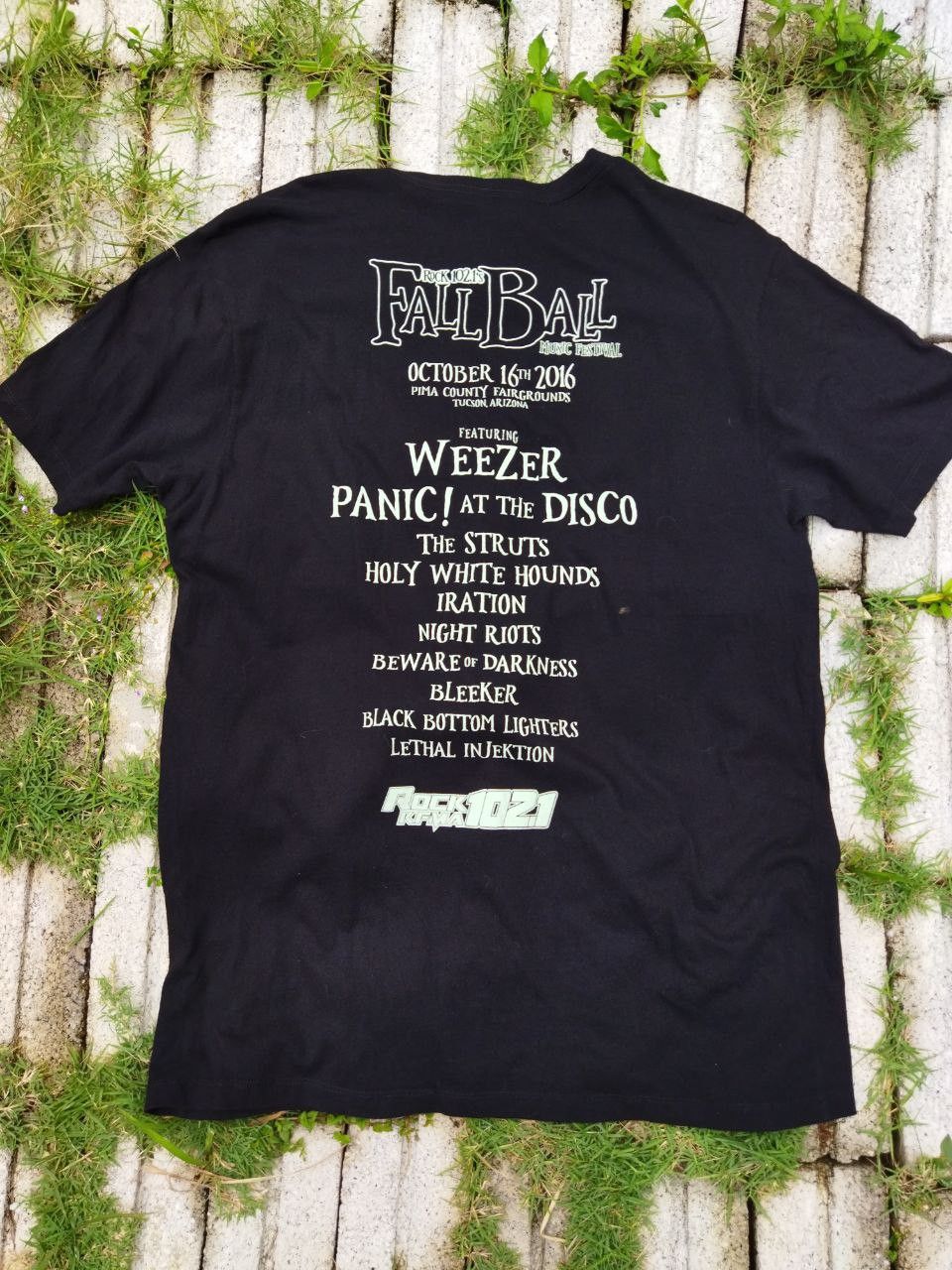 Band Tees Rock Fall Ball Music Festival Tee - Size L Size US L / EU 52-54 / 3 - 5 Thumbnail