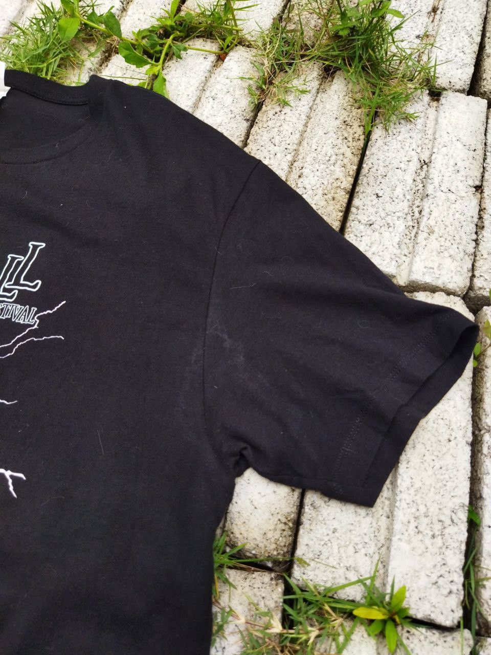 Band Tees Rock Fall Ball Music Festival Tee - Size L Size US L / EU 52-54 / 3 - 3 Thumbnail