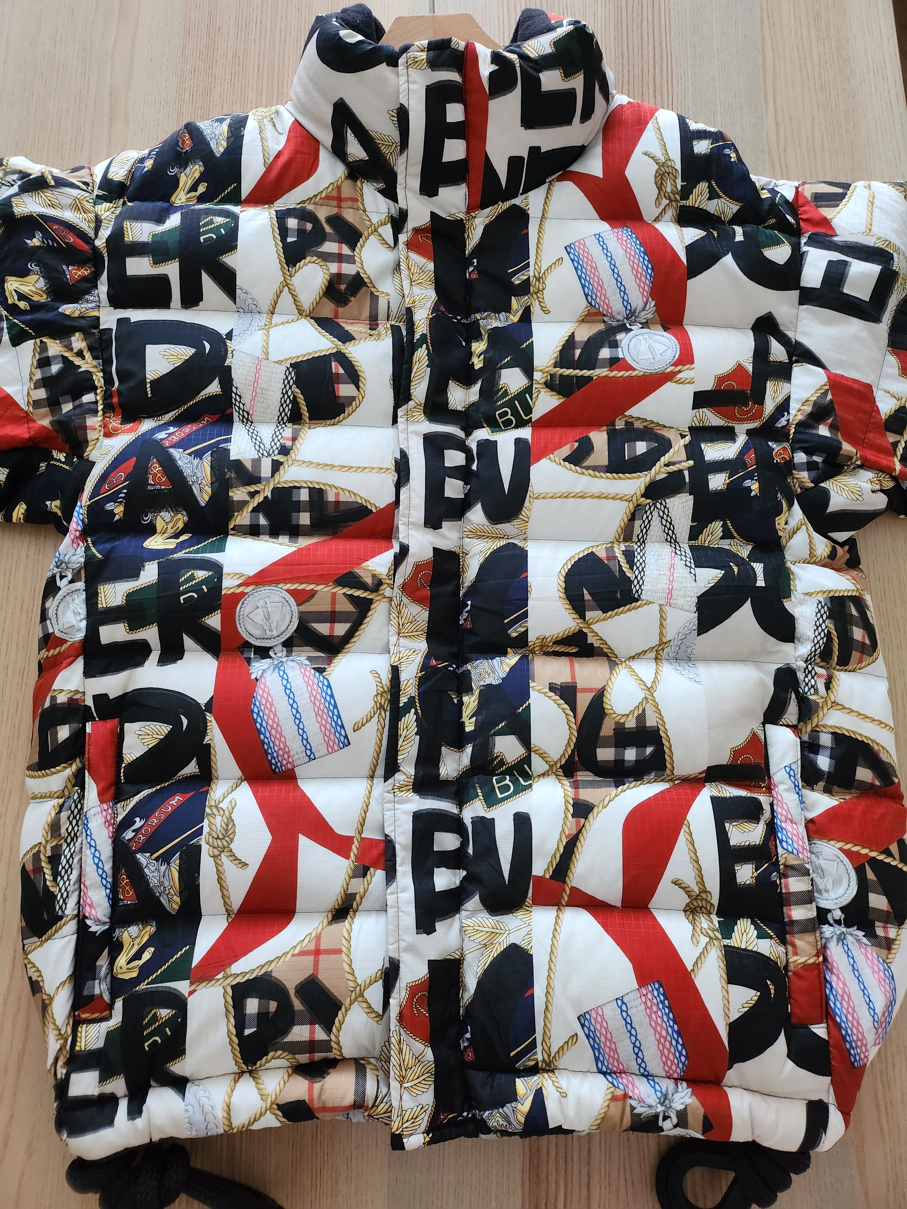 Burberry Burberry graffiti down jacket Size US M / EU 48-50 / 2 - 2 Thumbnail