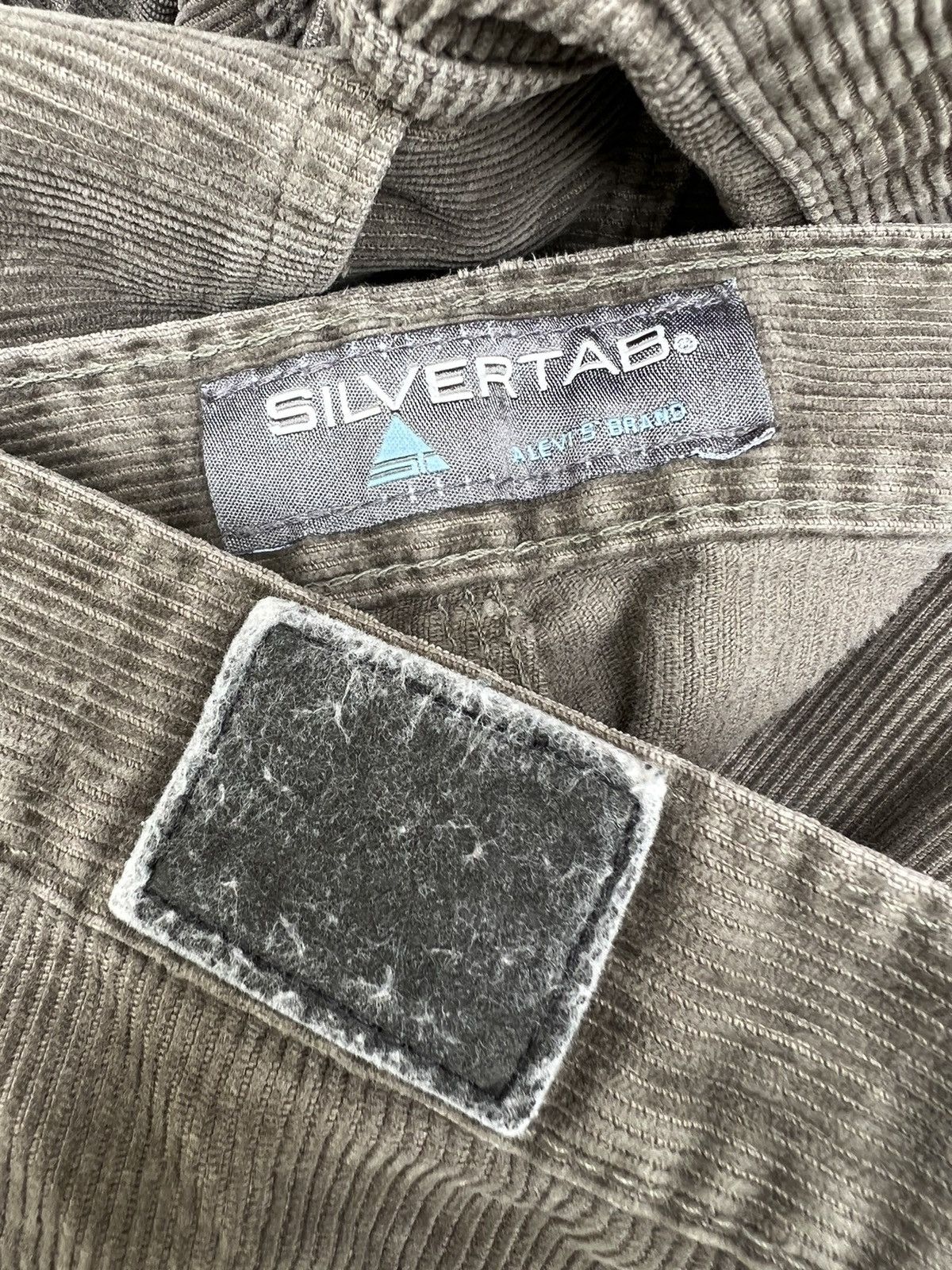 Levi's × Vintage Vintage 2000s Levi’s Silvertab Sun Fade Cord Trashed Pant Size US 33 - 22 Thumbnail