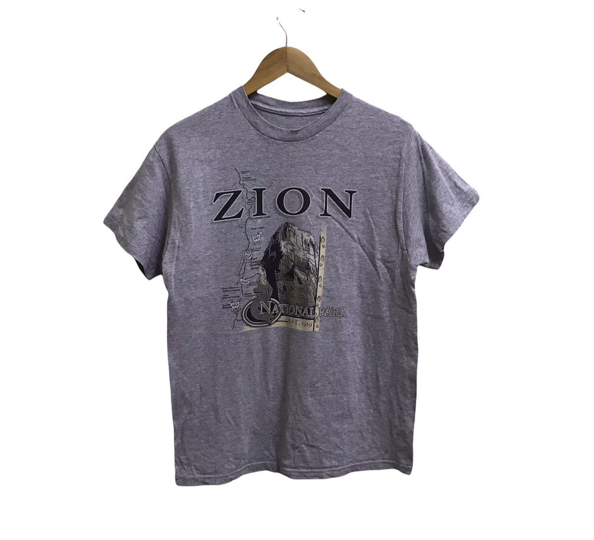 Arts & Science VINTAGE ZION NATIONAL PARK TSHIRT Size US S / EU 44-46 / 1 - 1 Thumbnail