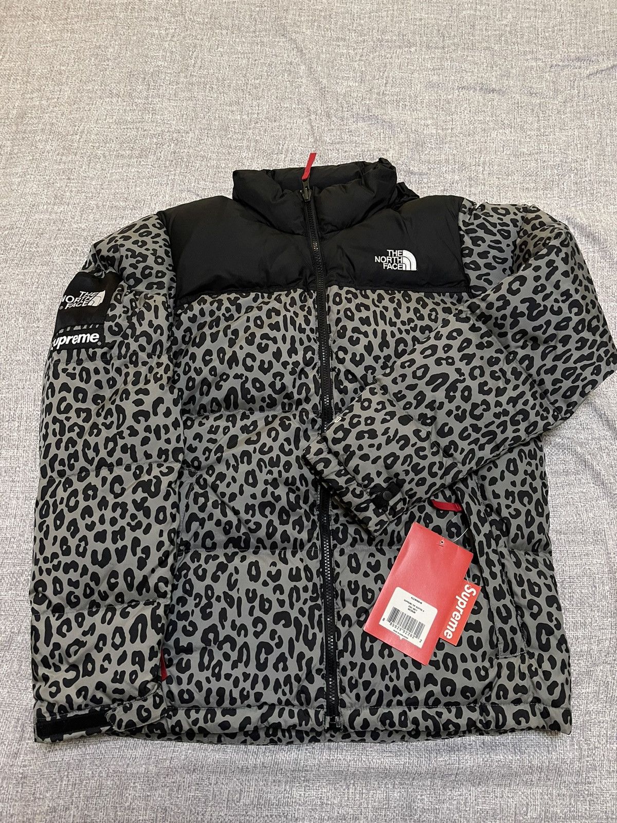 Supreme north face leopard 2024 jacket