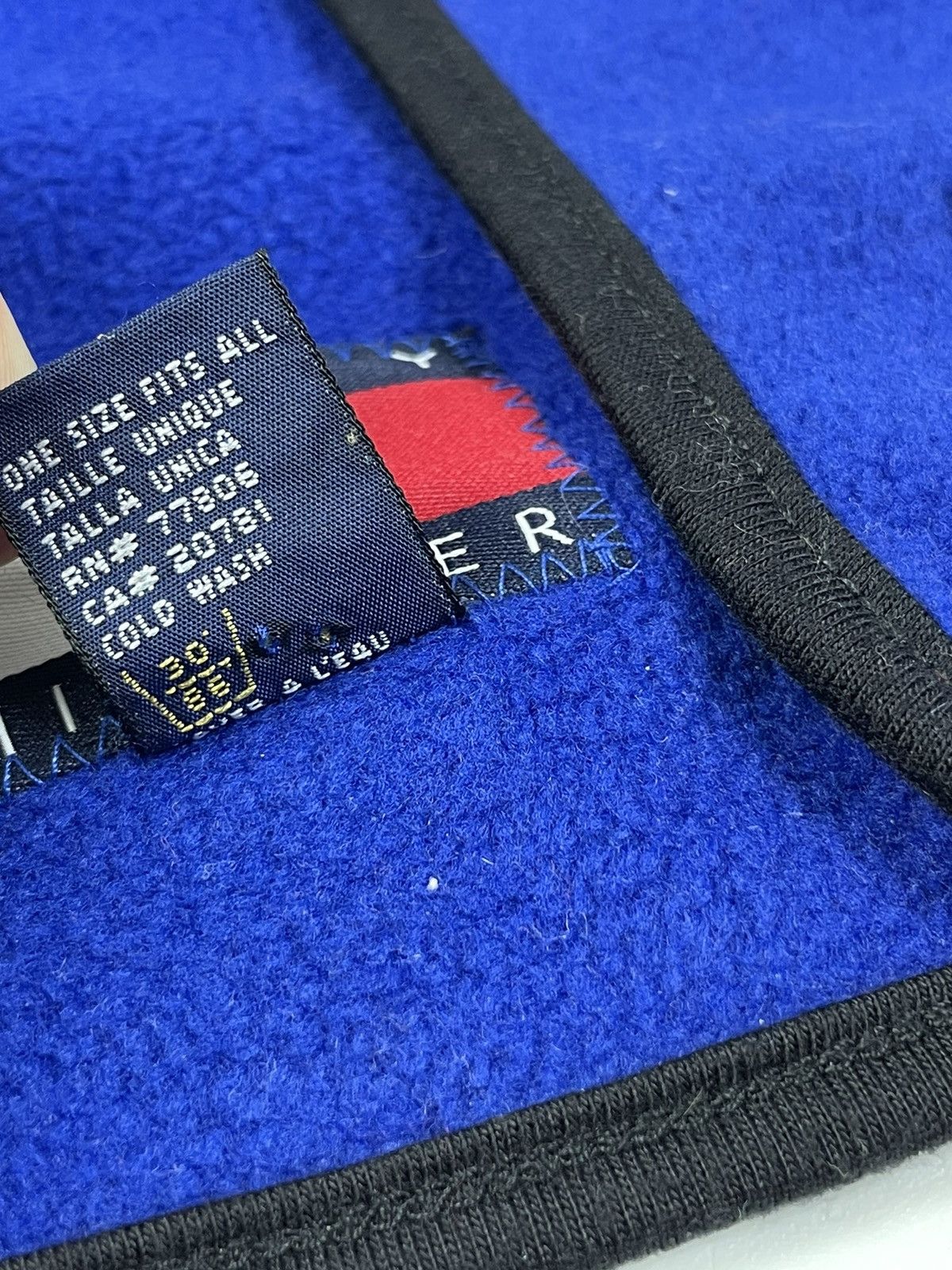 Tommy Hilfiger Tommy Hilfiger Fleece Soft Scarf Size ONE SIZE - 4 Thumbnail