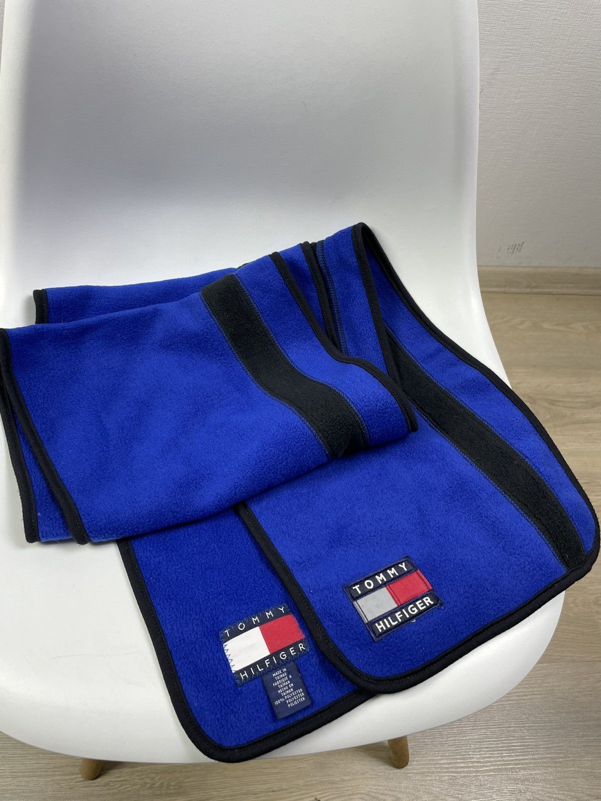 Tommy Hilfiger Tommy Hilfiger Fleece Soft Scarf Size ONE SIZE - 1 Thumbnail