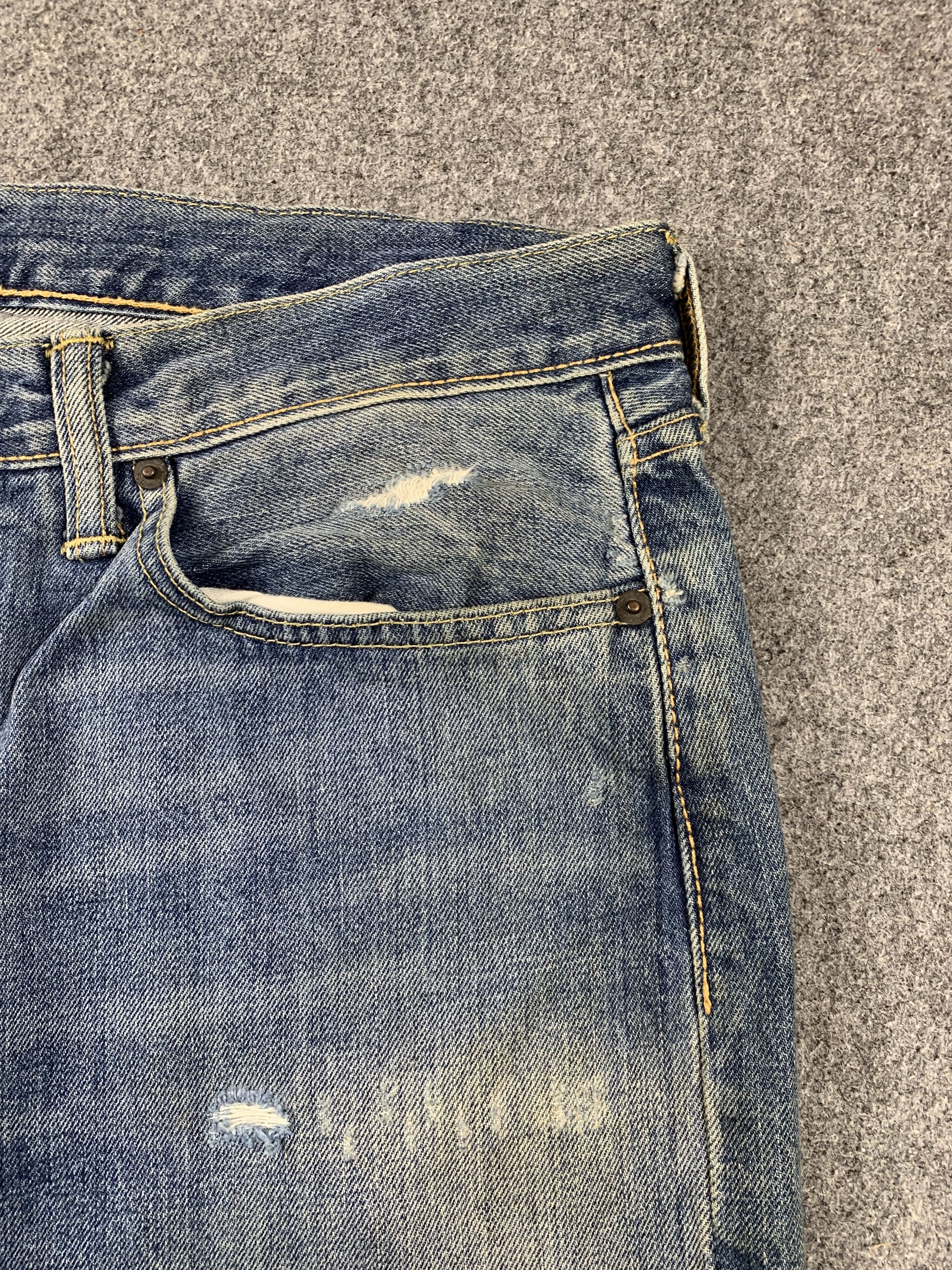 Levi's Vintage Distressed Levis 514 Faded Blue Jeans DP2038 Size US 35 - 15 Thumbnail