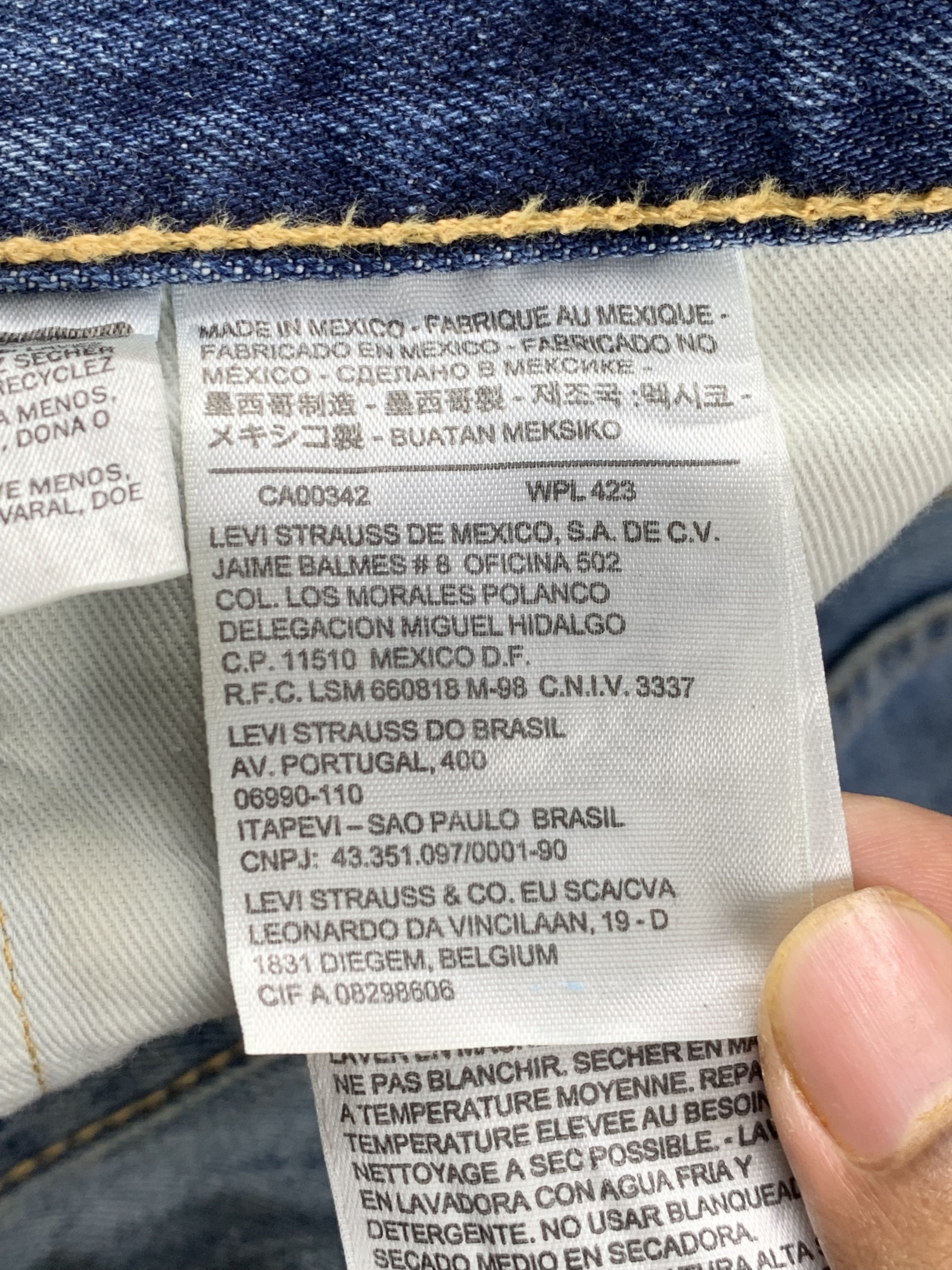 Levi's Vintage Distressed Levis 514 Faded Blue Jeans DP2038 Size US 35 - 8 Thumbnail
