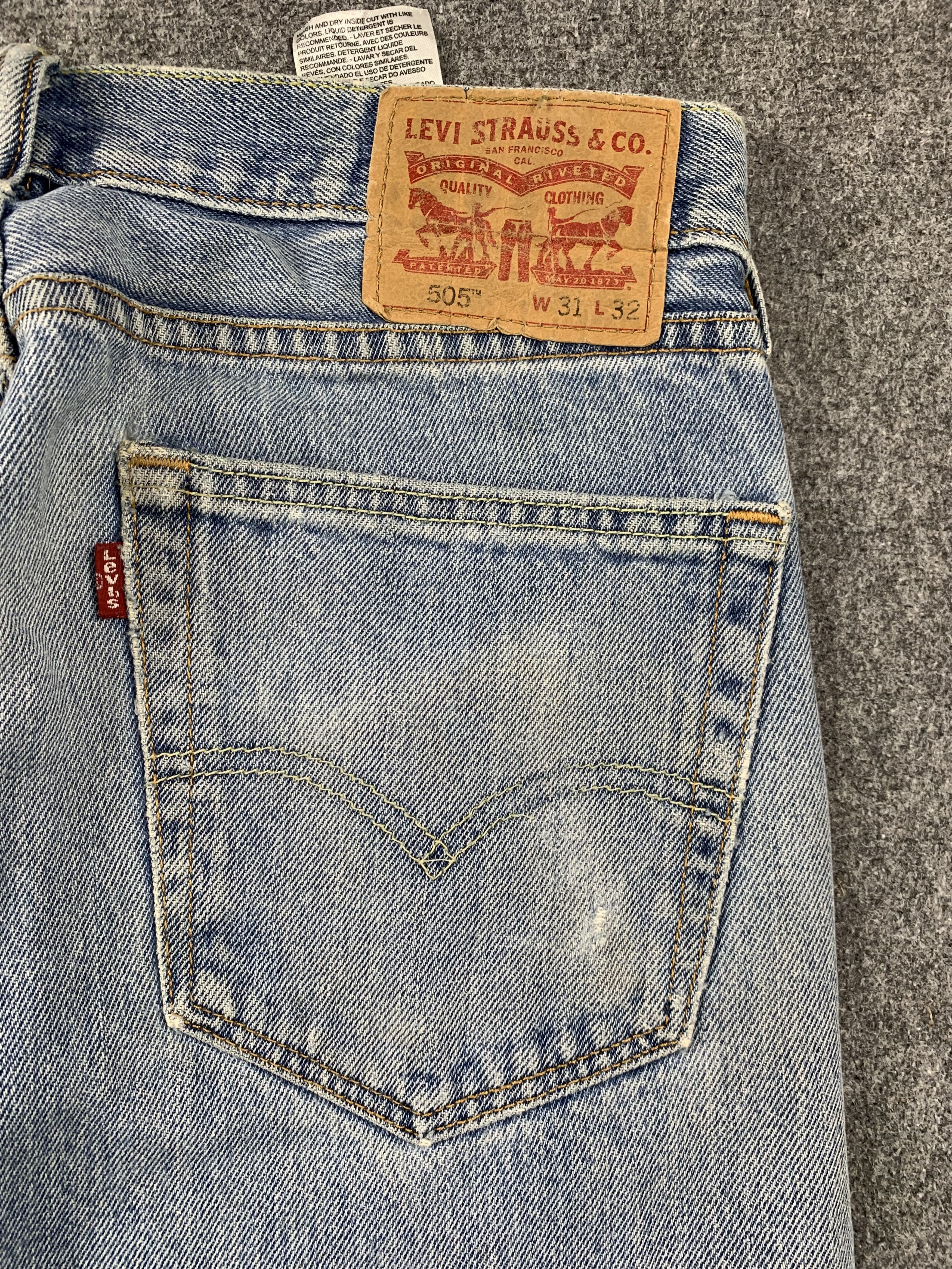 Levi's Vintage Levis 505 Light Wash Jeans DP2039 Size US 31 - 17 Thumbnail