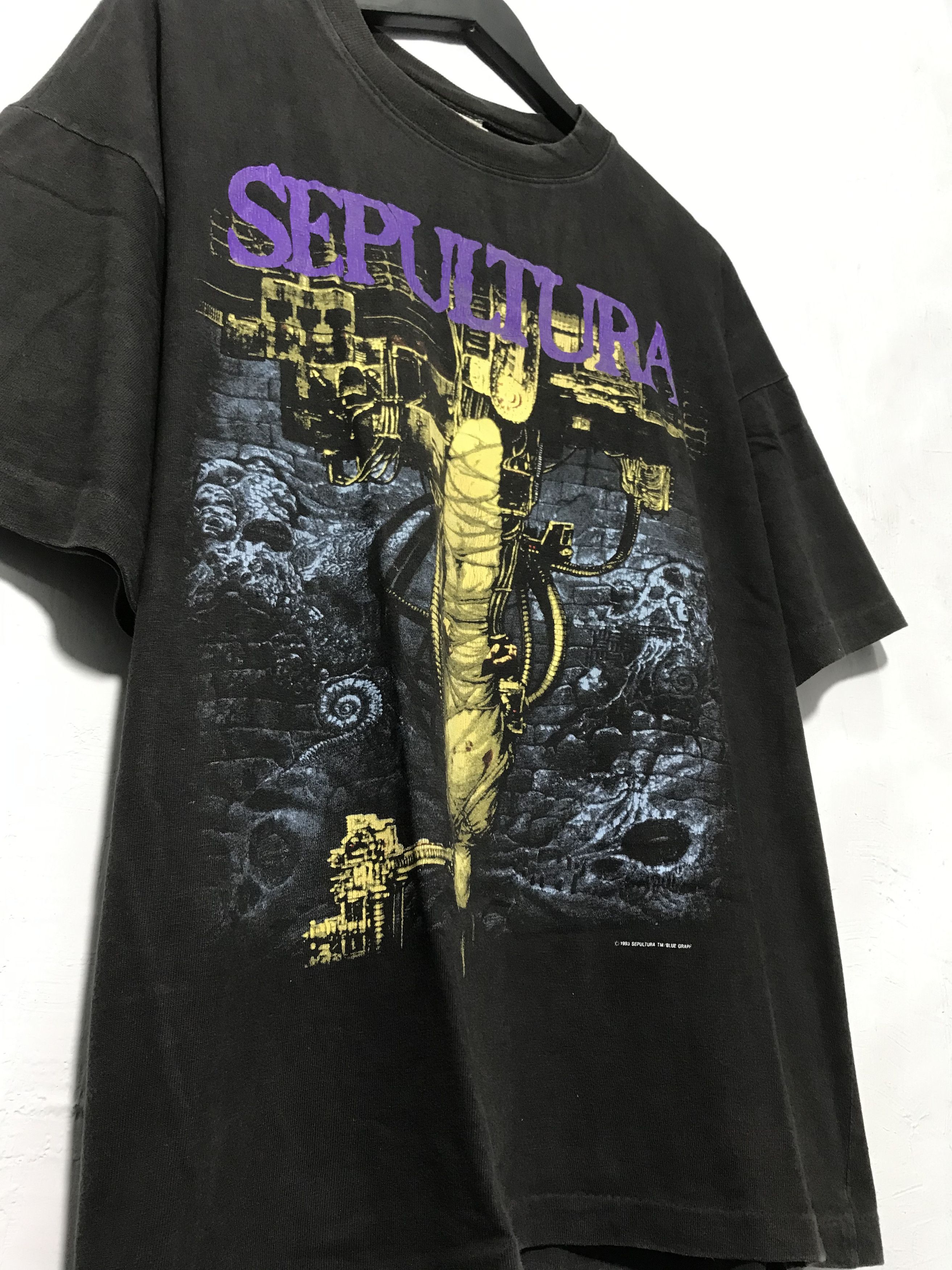 Band Tees Vintage Sepultura Blue Graph ©️1993 Band Tees Size US L / EU 52-54 / 3 - 2 Thumbnail