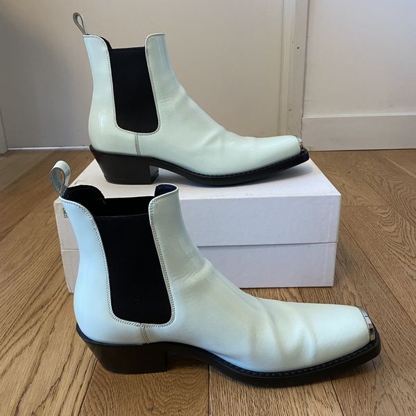 Calvin klein silver hot sale toe boots