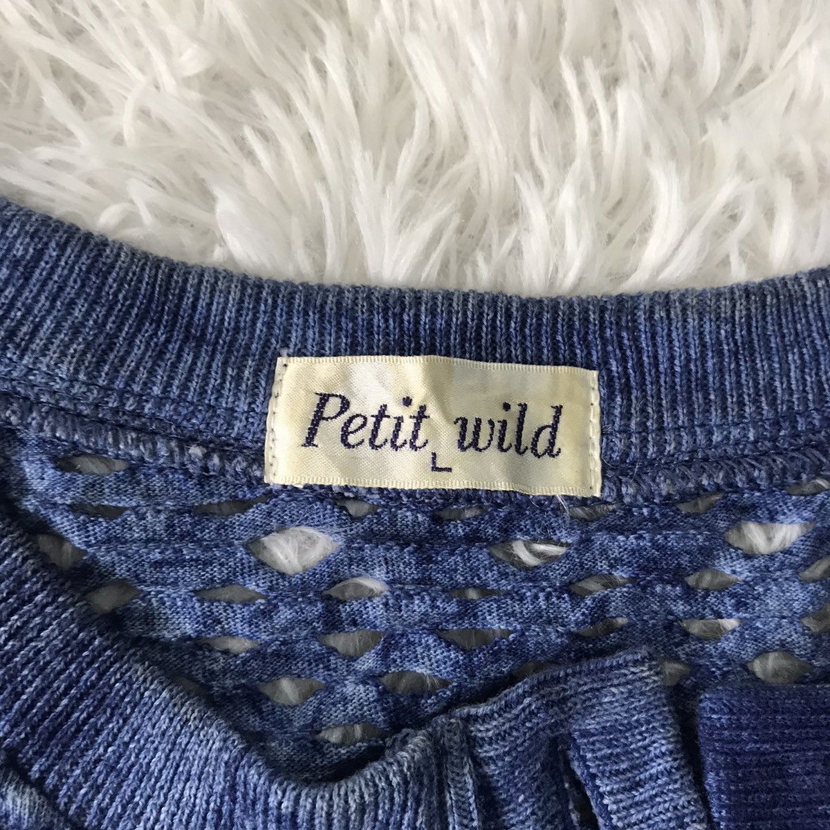 Japanese Brand 💥Nice Cutting Art Short Sleeve Top Petit Wild Size US L / EU 52-54 / 3 - 14 Thumbnail