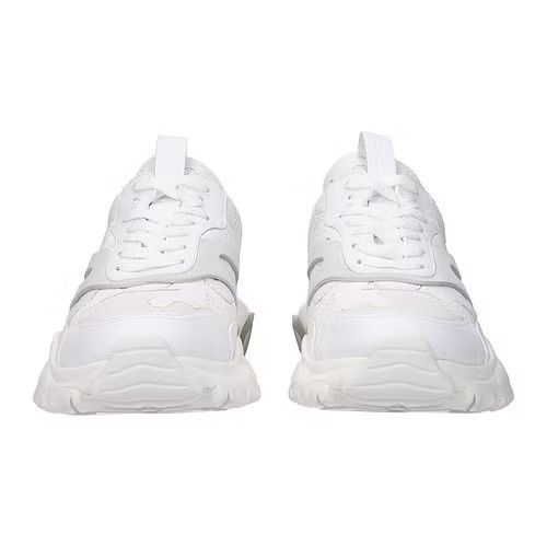 Sneakers in White