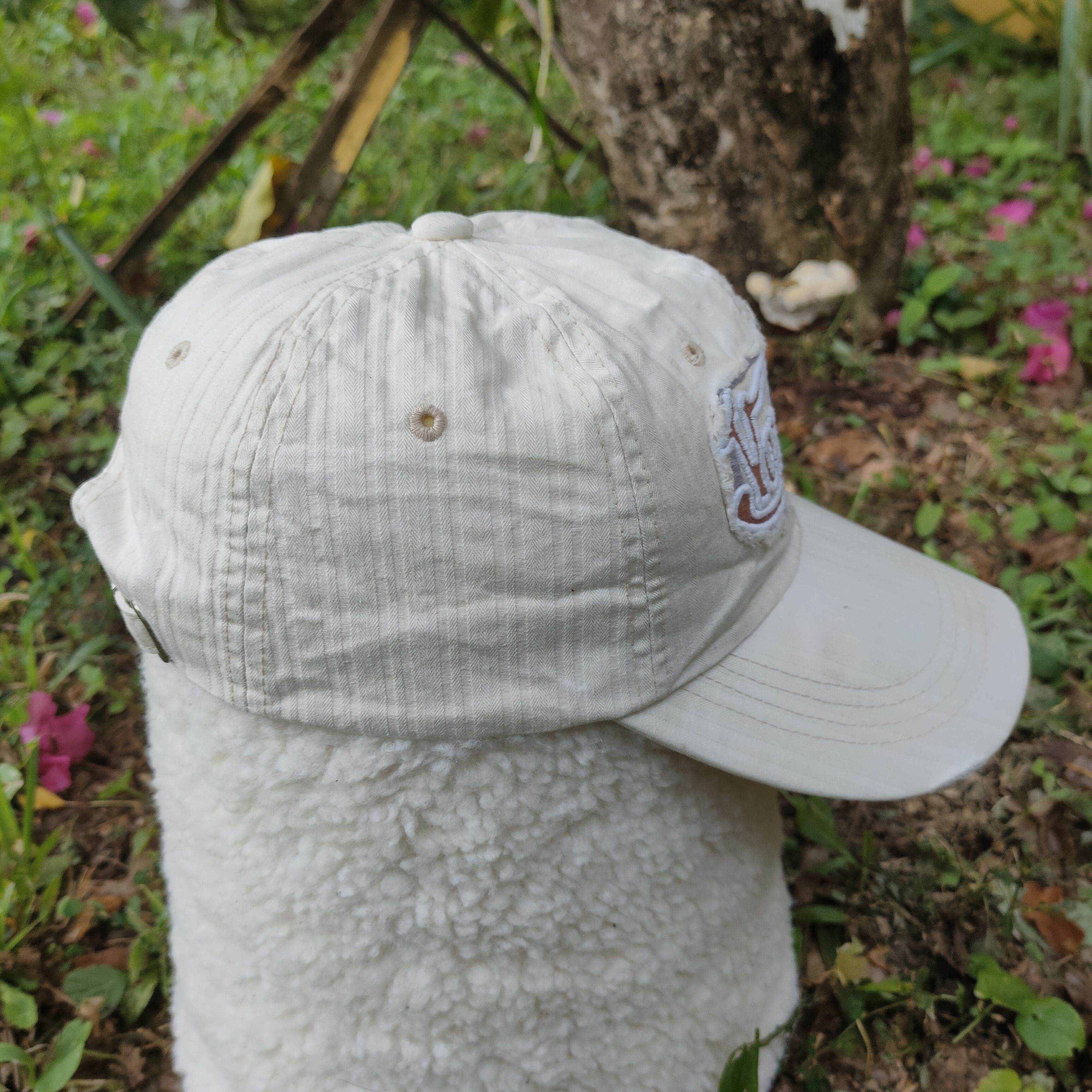 Vintage Vintage VON DUTCH Patches Embroidery Cap Cream Distressed Size ONE SIZE - 4 Thumbnail