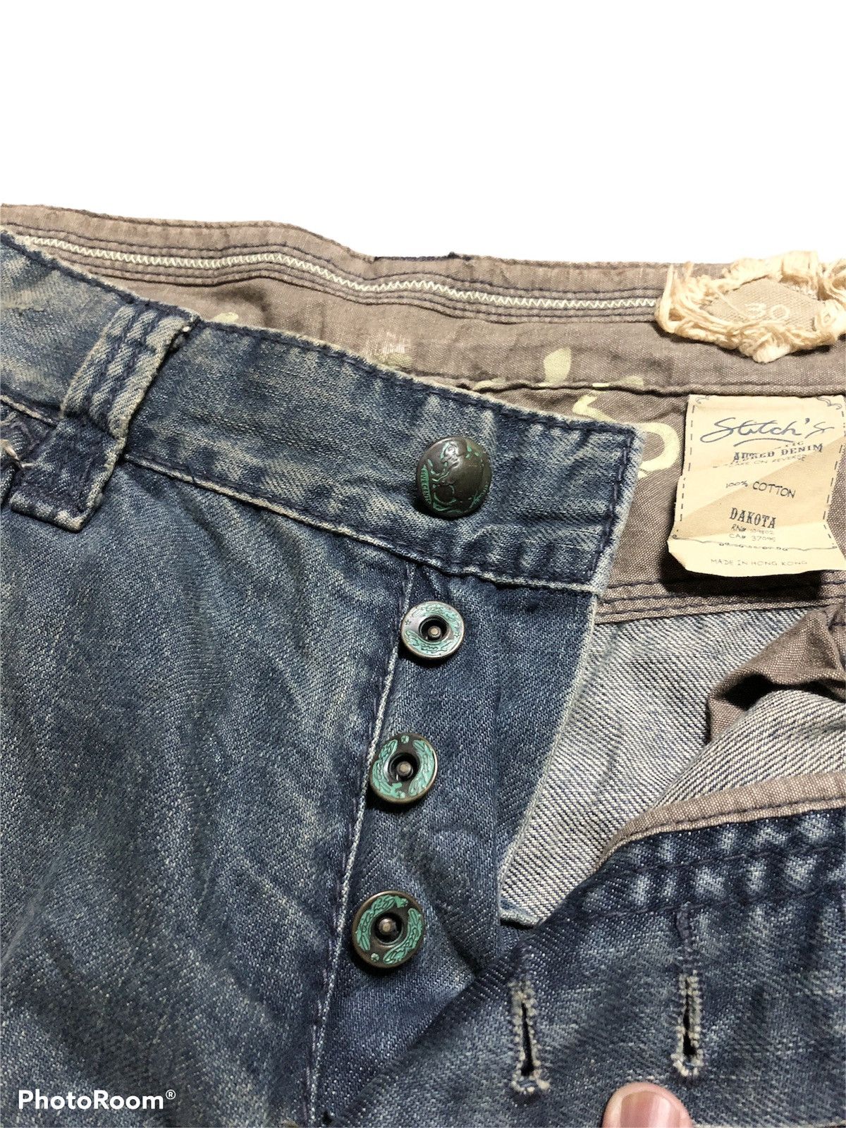STITCH'S DAKOTA WASHED BLUE DISTRESSED DENIM