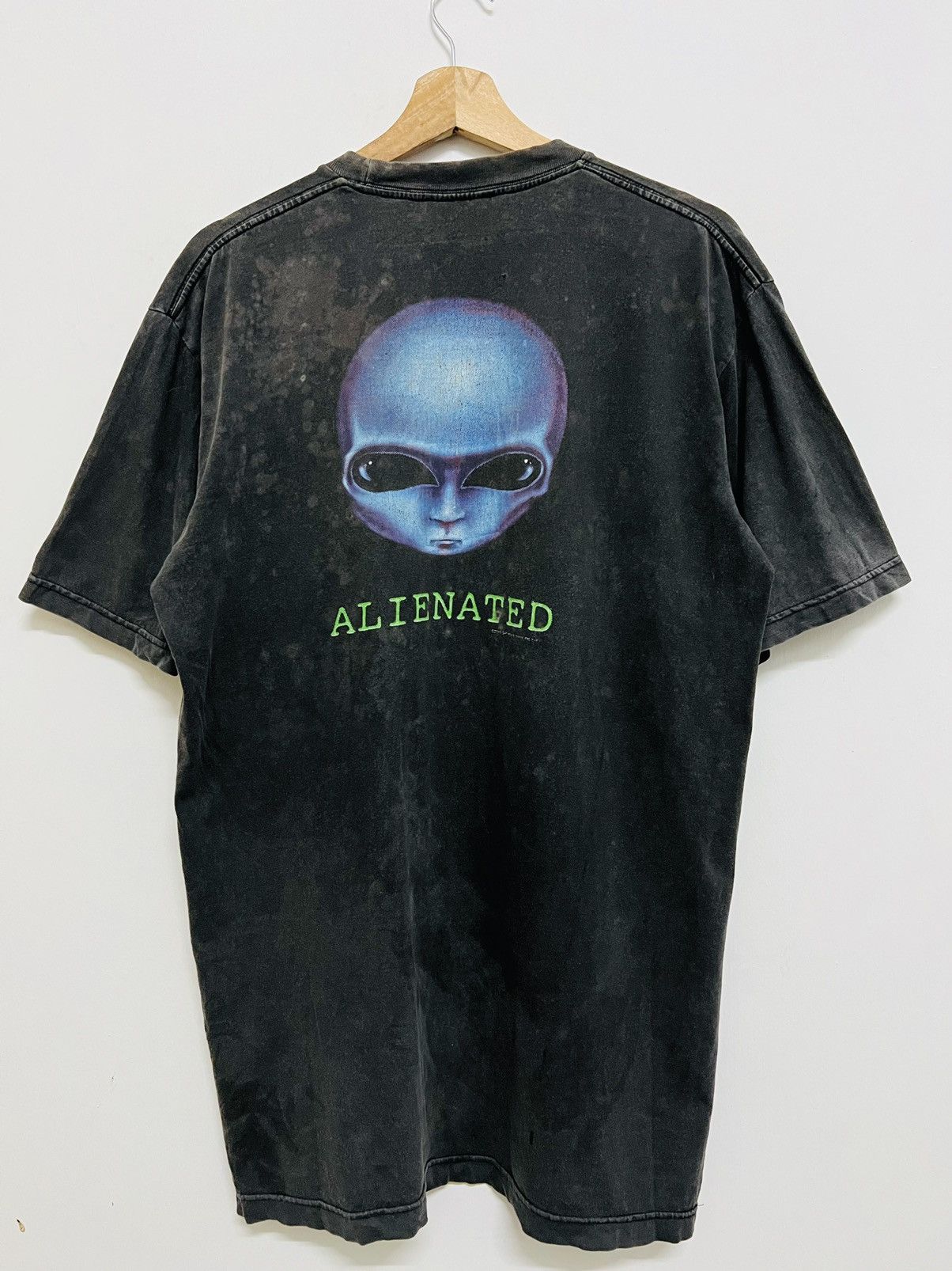 Alien Workshop Vintage THRASHED Alienated Eye Dye 1996 Tee Size US L / EU 52-54 / 3 - 16 Thumbnail