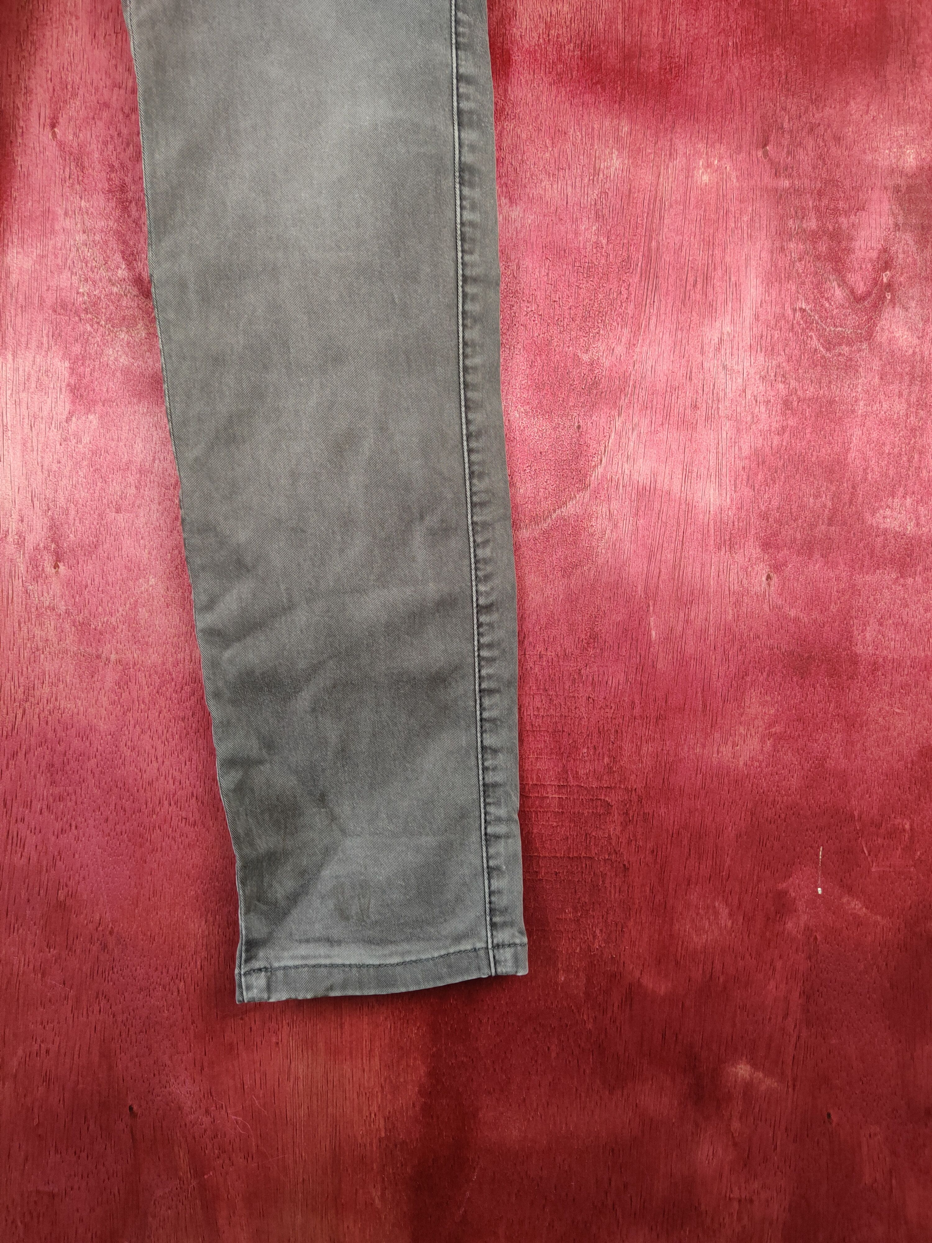 Japanese Brand × Vintage Uniqlo Grey Slimfit Multi Pocket Tactical Cargo Pants #5942 Size US 28 / EU 44 - 7 Thumbnail