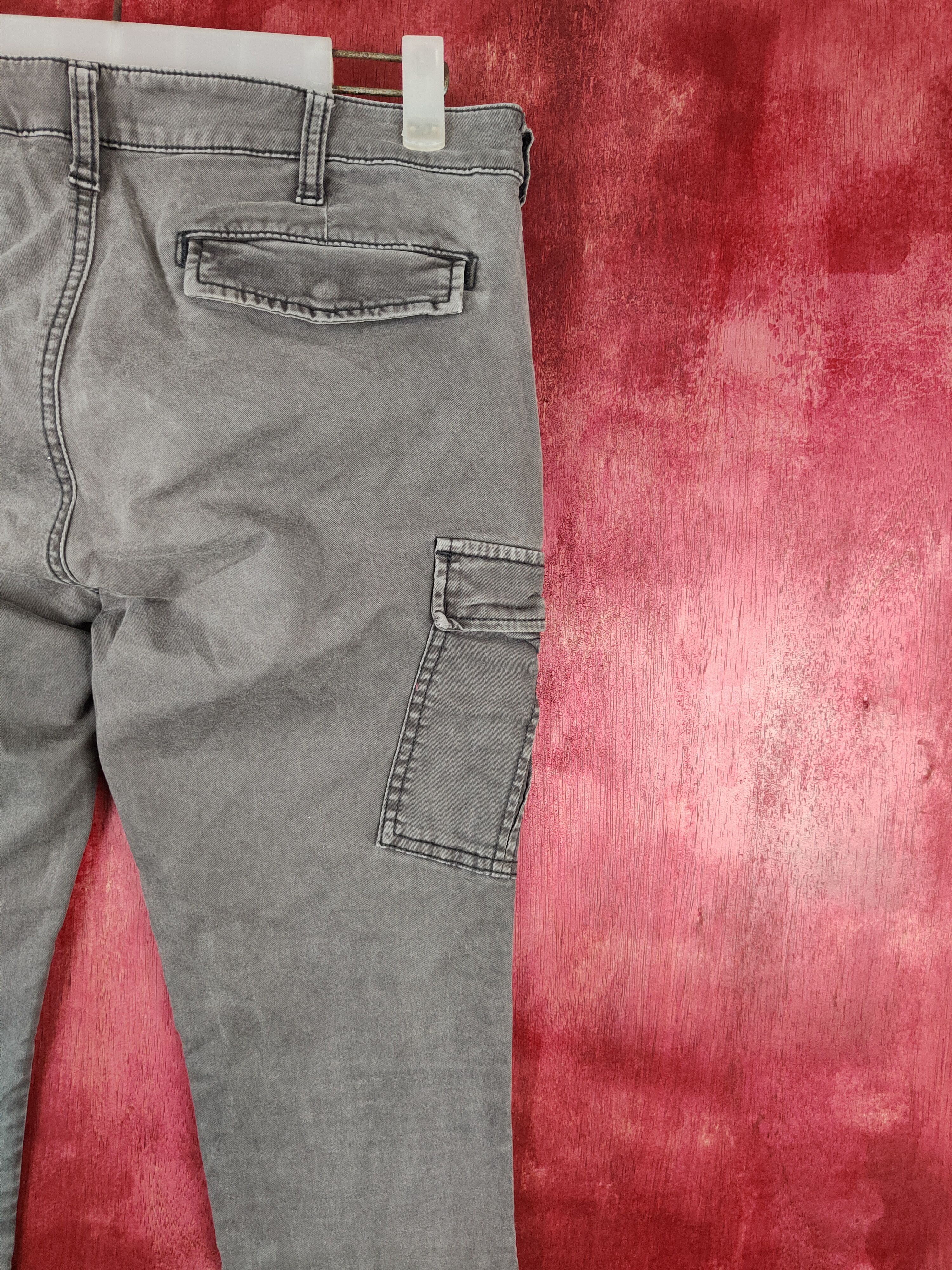 Japanese Brand × Vintage Uniqlo Grey Slimfit Multi Pocket Tactical Cargo Pants #5942 Size US 28 / EU 44 - 11 Thumbnail