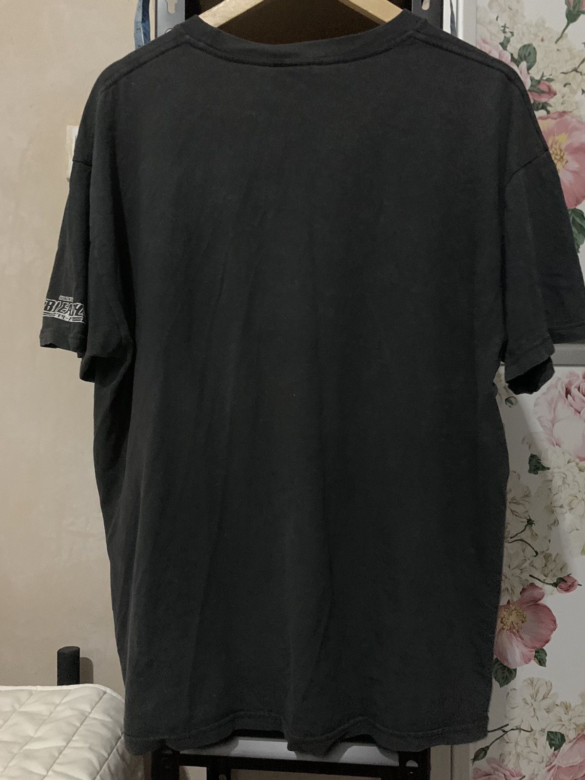 Anime × Japanese Brand × Vintage VINTAGE 00s BLEACH ICHIGO SHONEN JUMP ANIME SHIRT Size US L / EU 52-54 / 3 - 2 Thumbnail