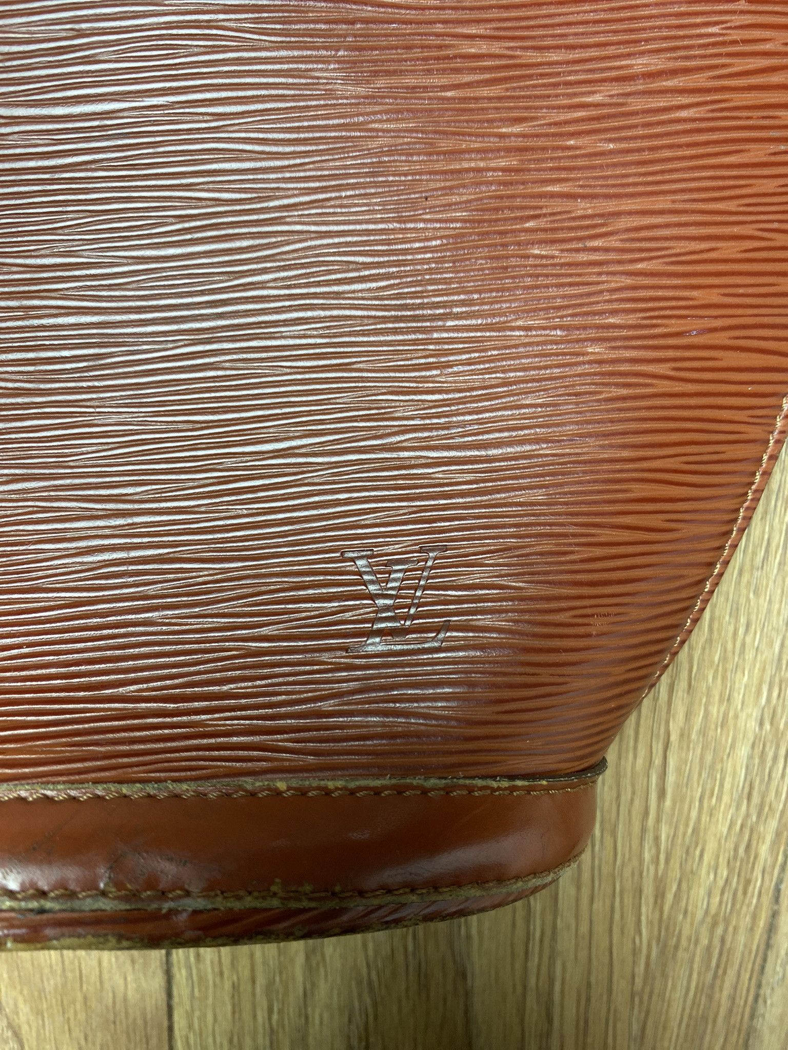 Louis Vuitton Louis Viutton 1999 vintage bag epi leather small logo Size ONE SIZE - 2 Thumbnail