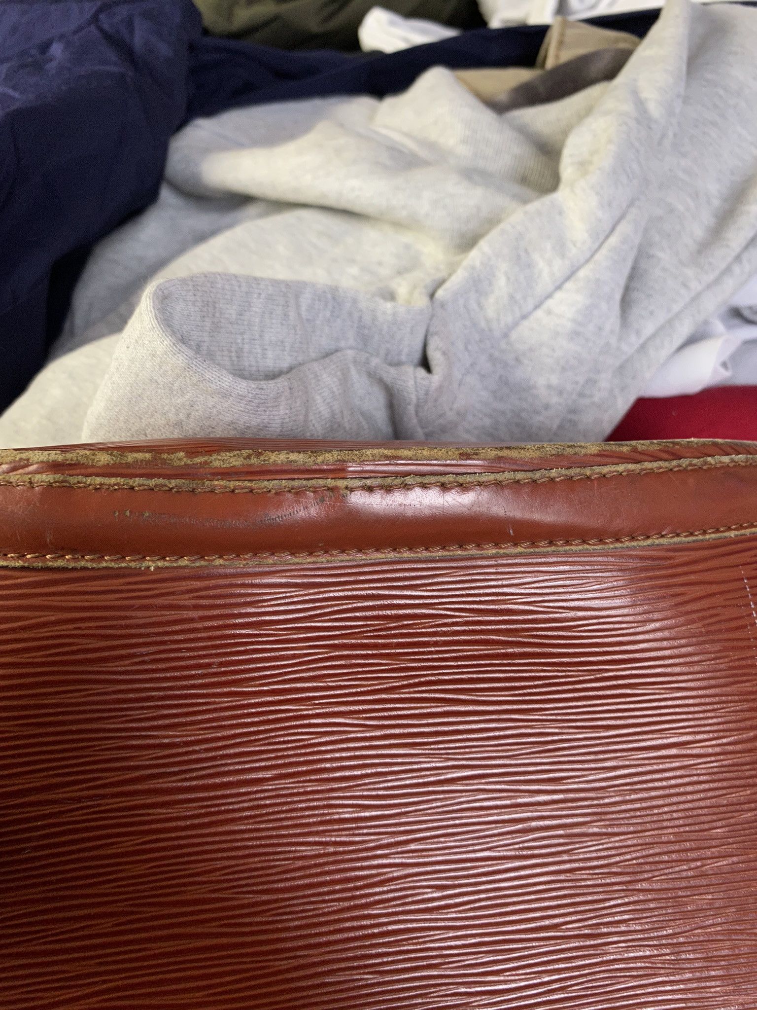 Louis Vuitton Louis Viutton 1999 vintage bag epi leather small logo Size ONE SIZE - 12 Thumbnail