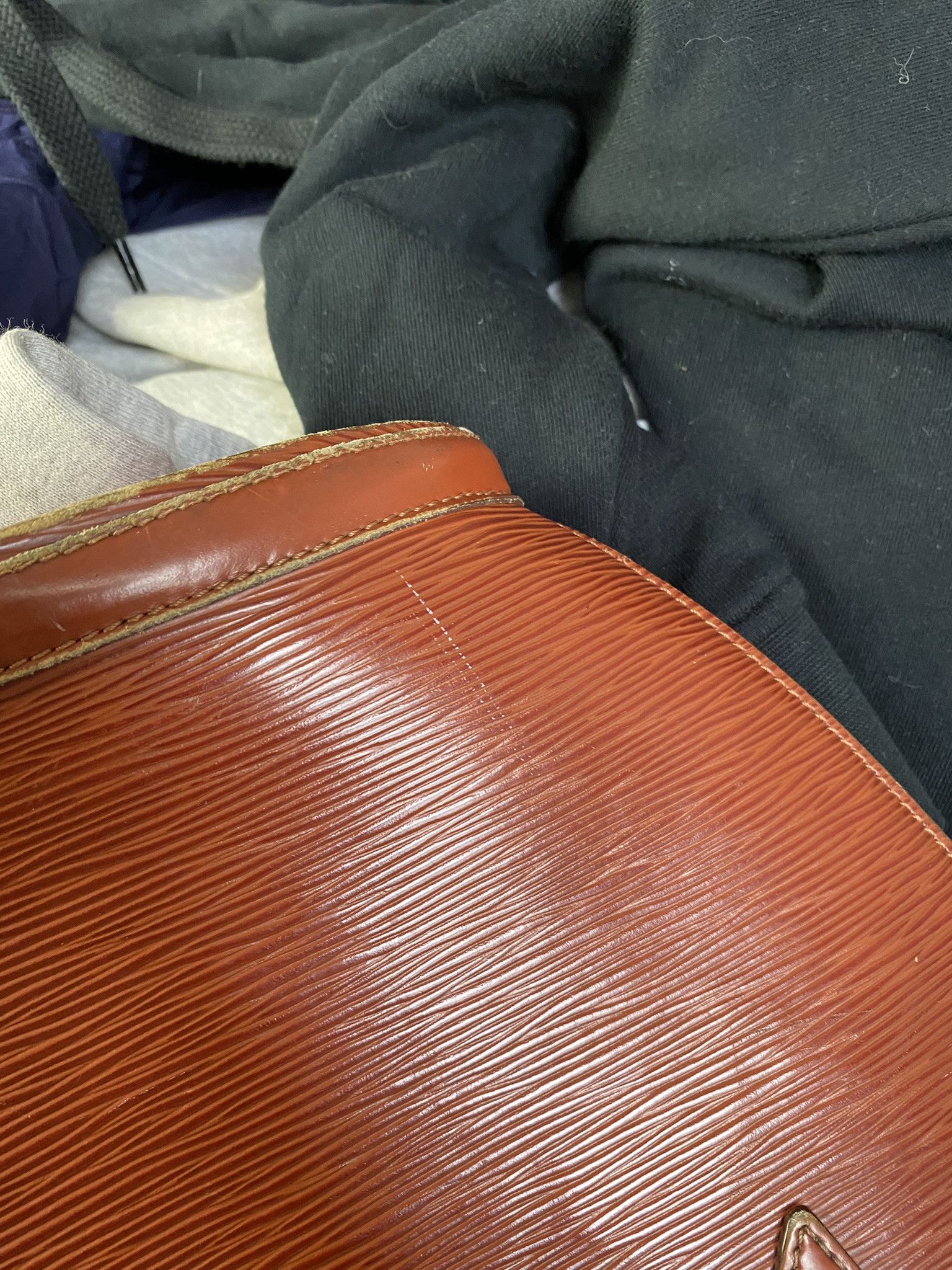 Louis Vuitton Louis Viutton 1999 vintage bag epi leather small logo Size ONE SIZE - 17 Thumbnail