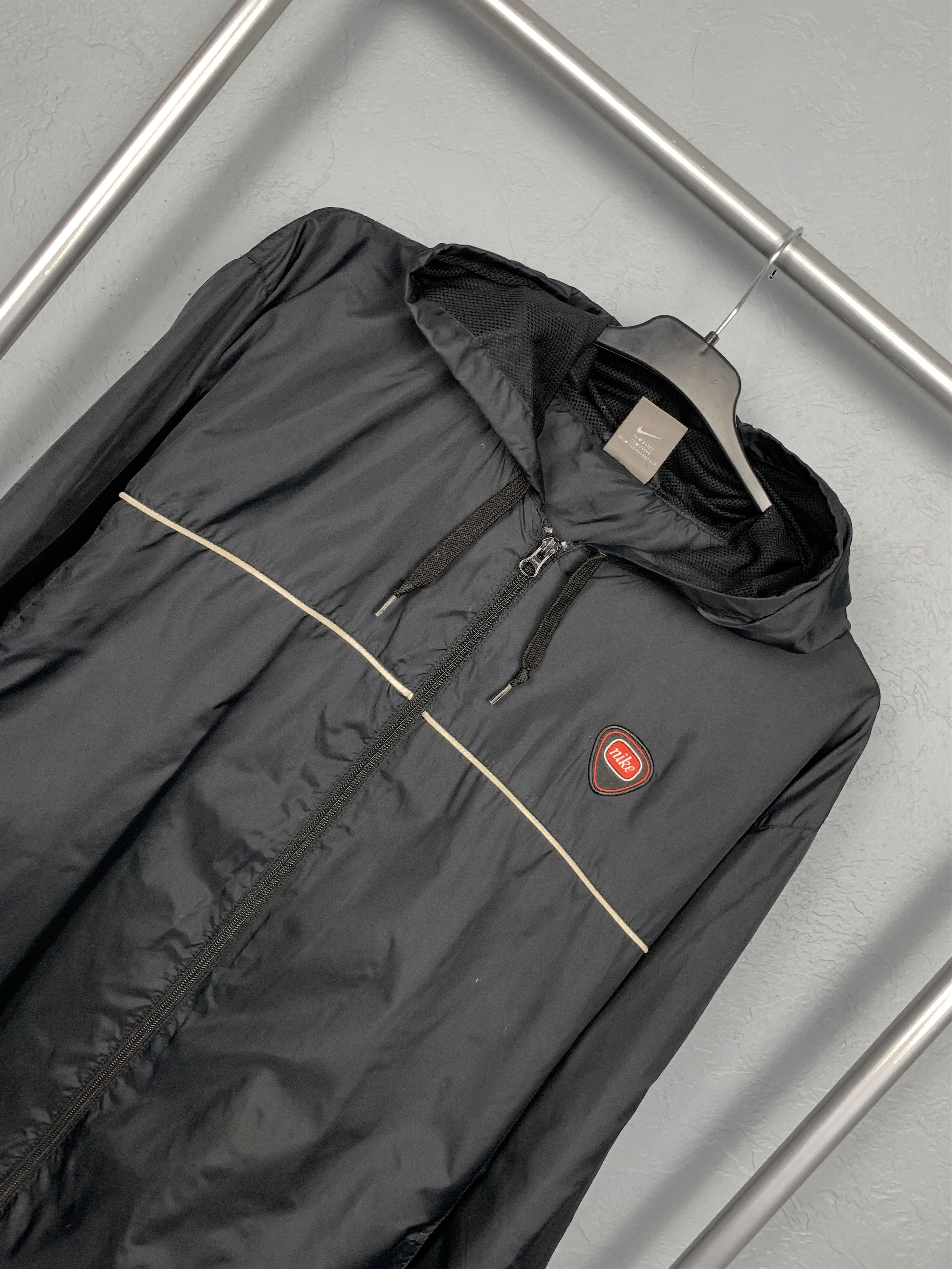 Nike Nike Vintage Mens Nylon Track Top Jacket Y2K Size US XL / EU 56 / 4 - 2 Thumbnail