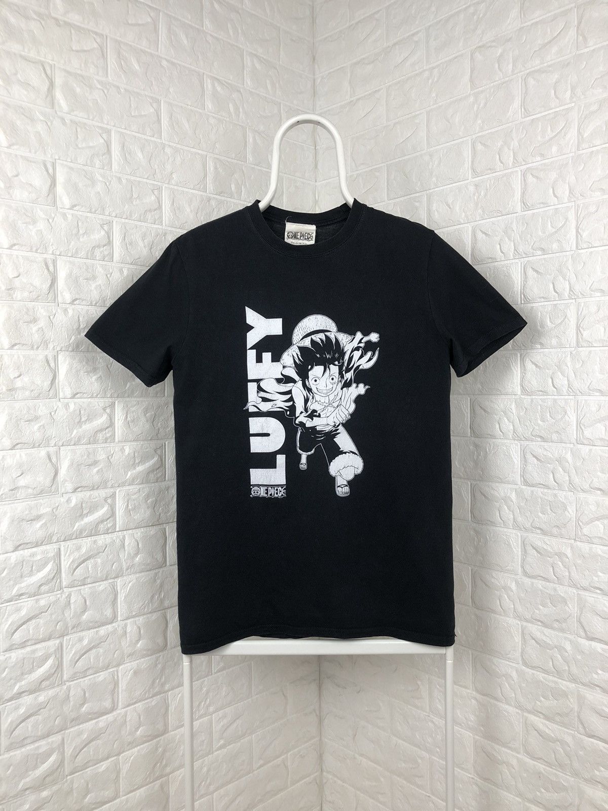 Anime × One Piece × Vintage Vintage One Piece Luffy Anime Tee size S Size US S / EU 44-46 / 1 - 1 Thumbnail