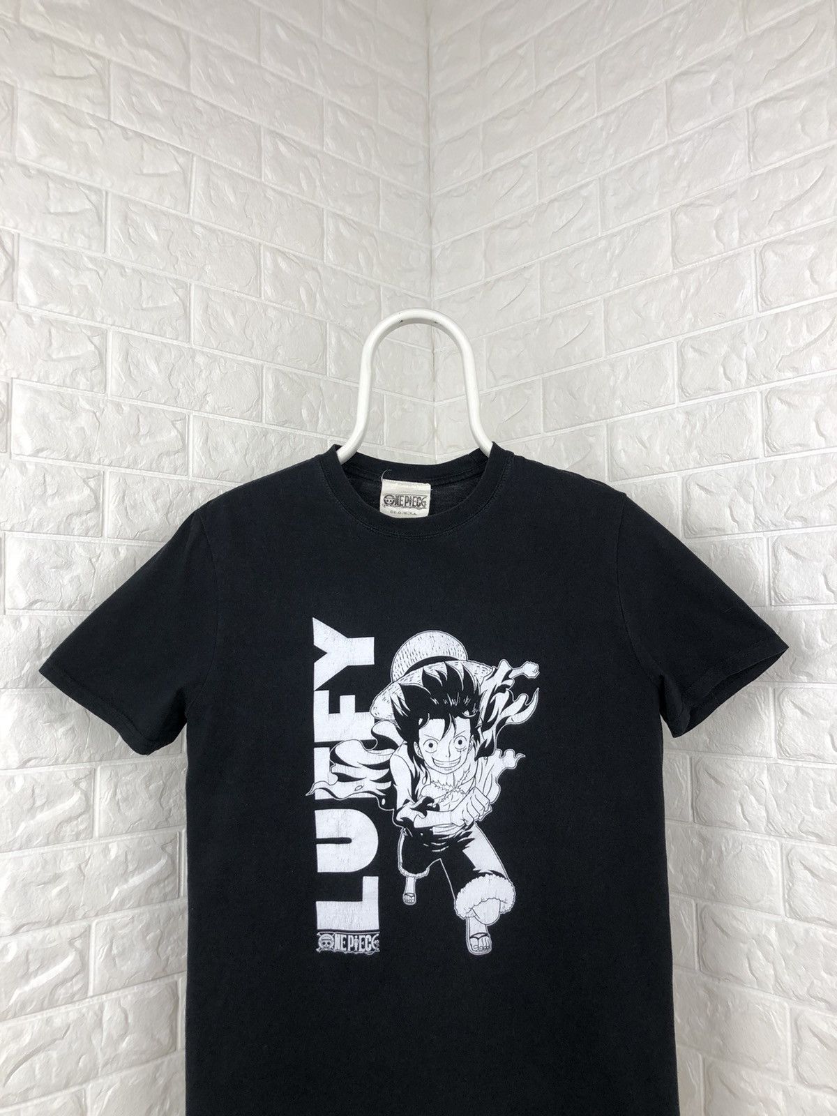 Anime × One Piece × Vintage Vintage One Piece Luffy Anime Tee size S Size US S / EU 44-46 / 1 - 2 Thumbnail