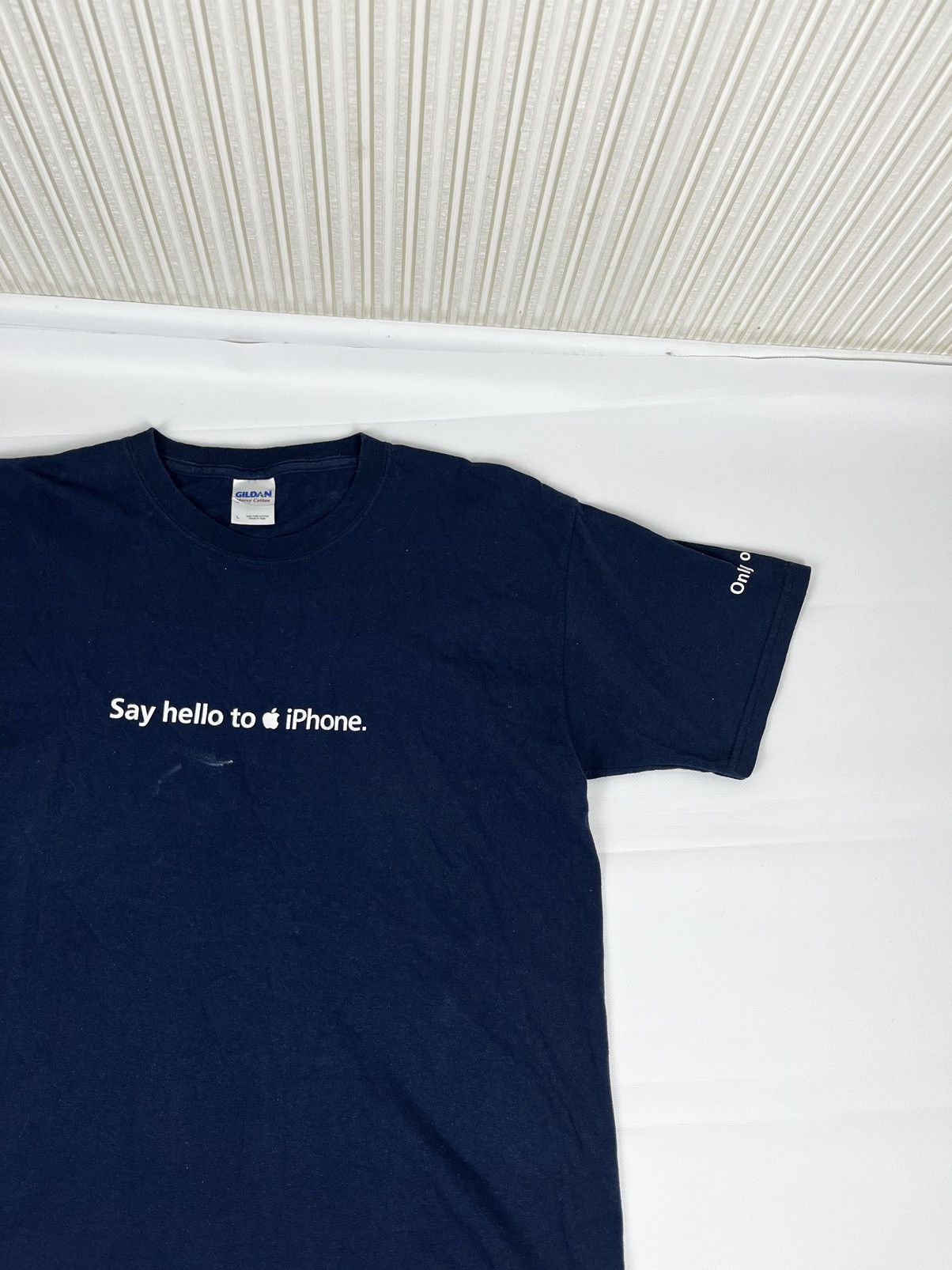 Apple Apple Vintage “Say HelloTo IPhone” 00s Y2K Size US L / EU 52-54 / 3 - 2 Thumbnail