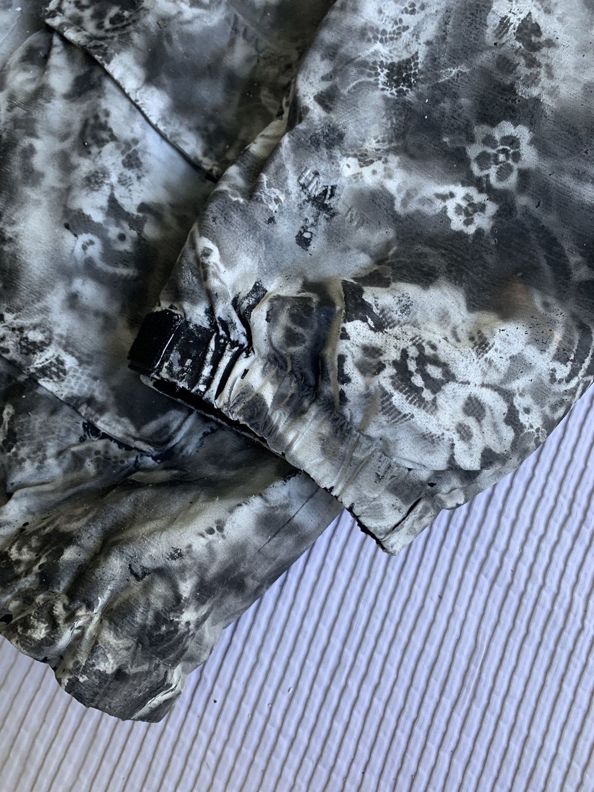 Handmade Perfect Painted Parka Size US L / EU 52-54 / 3 - 18 Thumbnail