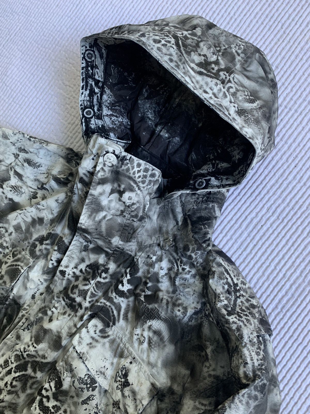 Handmade Perfect Painted Parka Size US L / EU 52-54 / 3 - 13 Thumbnail